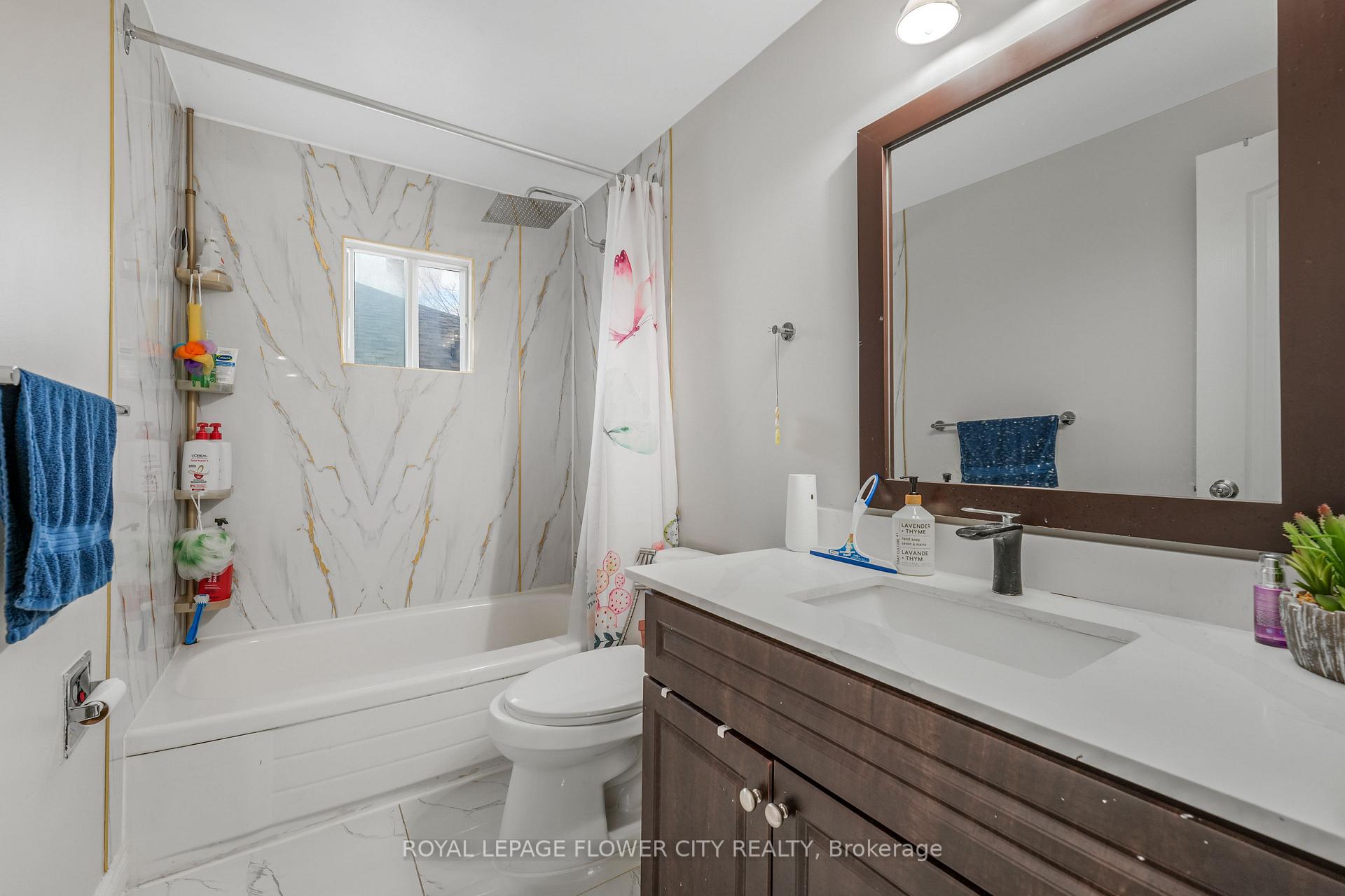 Photo 7 of 210 Edgehill Drive, Barrie, Letitia Heights — HOMEH