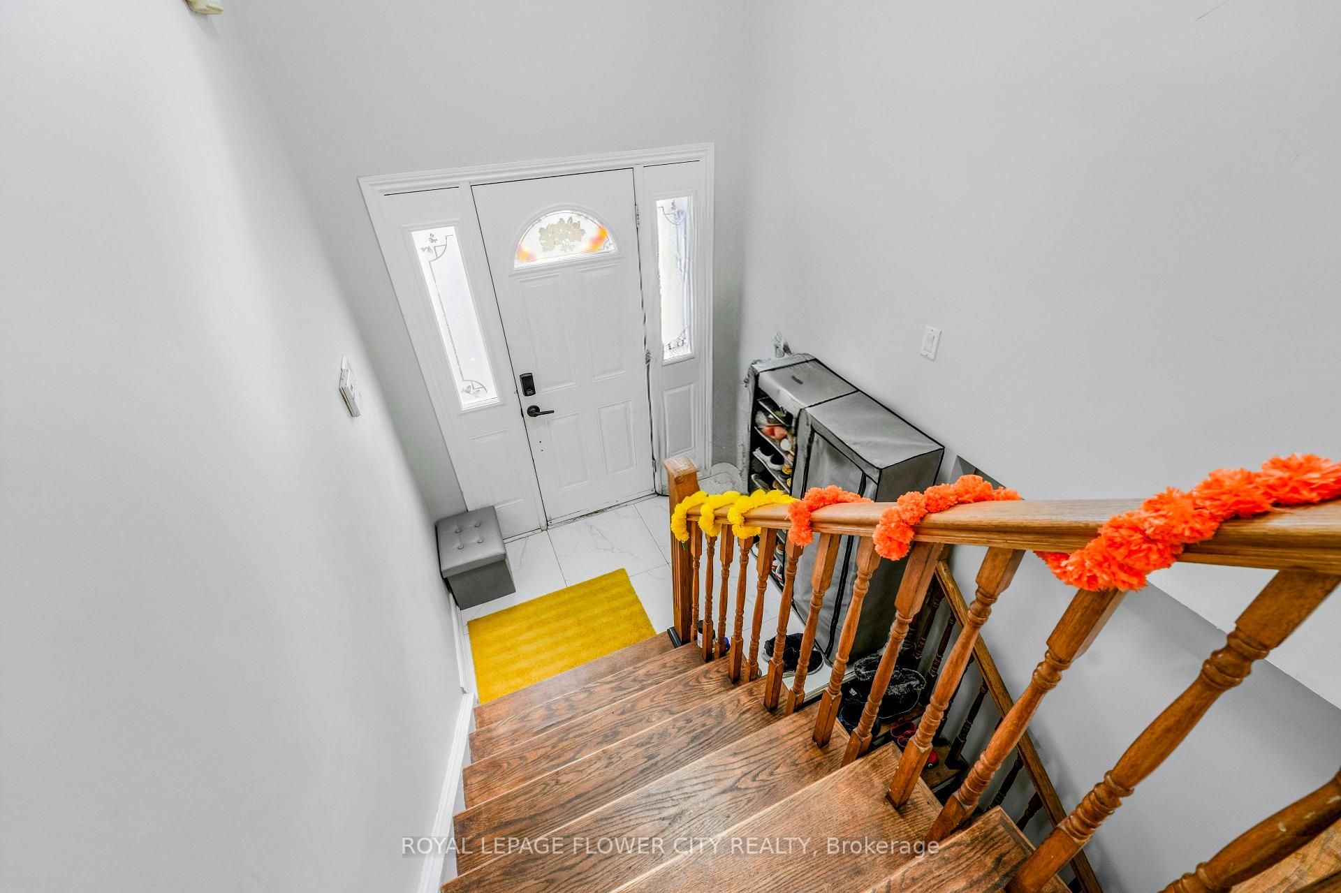 Photo 20 of 210 Edgehill Drive, Barrie, Letitia Heights — HOMEH