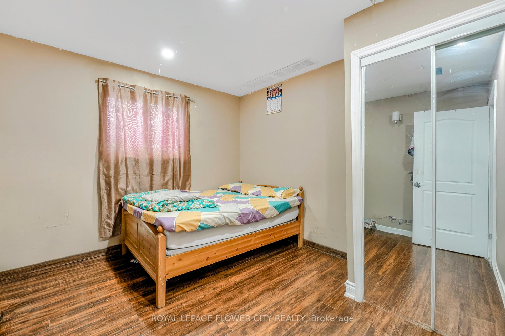Photo 25 of 210 Edgehill Drive, Barrie, Letitia Heights — HOMEH