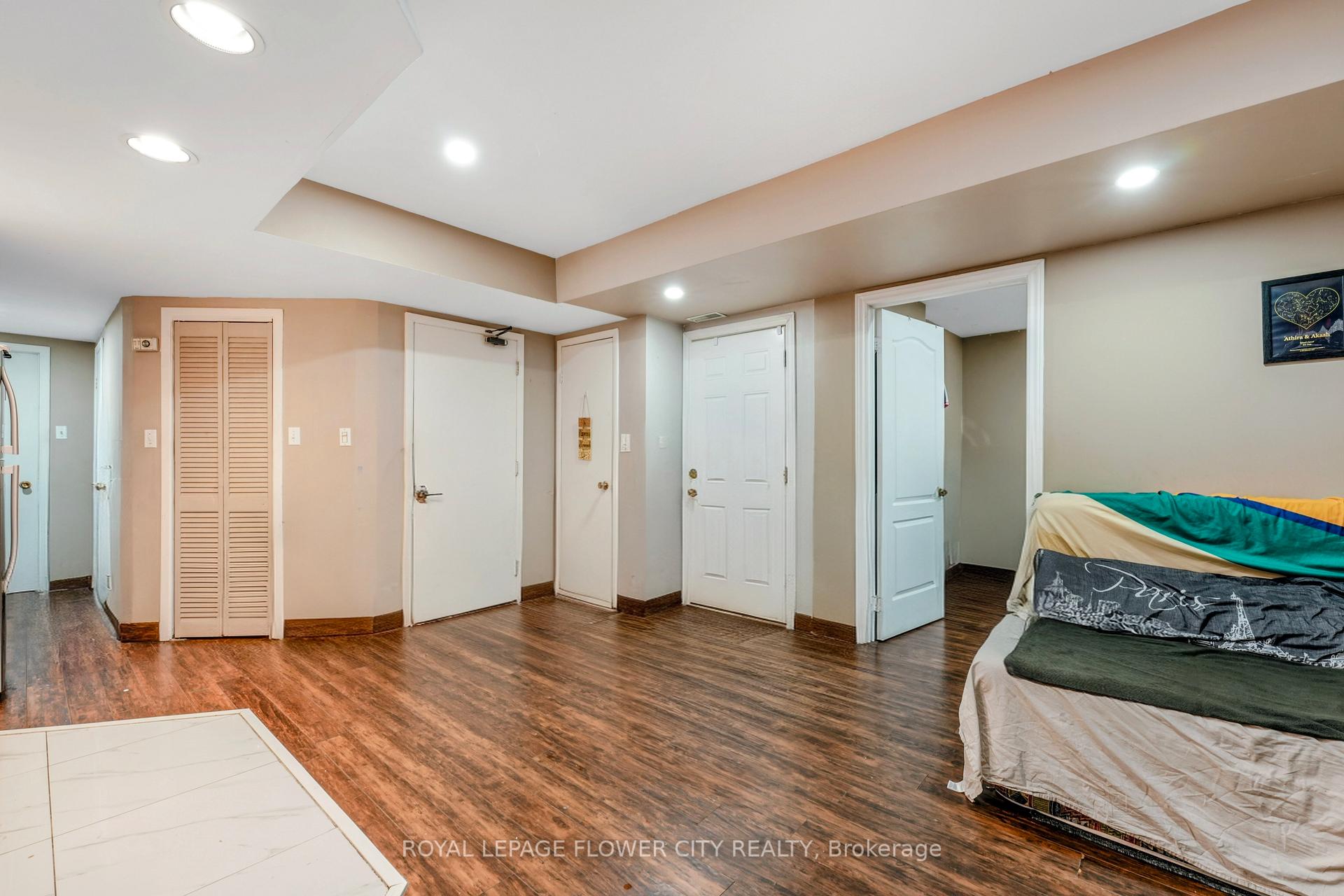 Photo 30 of 210 Edgehill Drive, Barrie, Letitia Heights — HOMEH