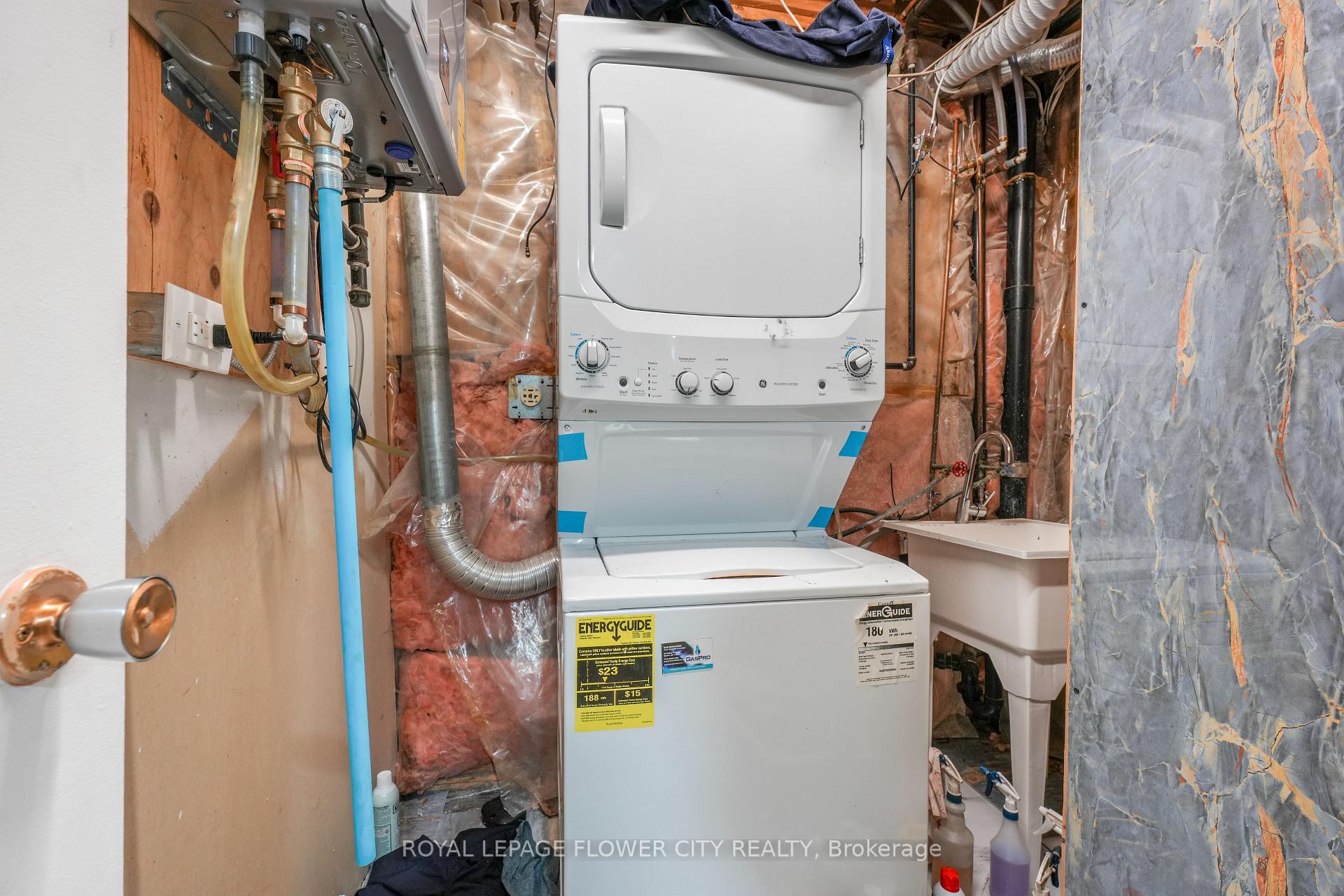 Photo 32 of 210 Edgehill Drive, Barrie, Letitia Heights — HOMEH