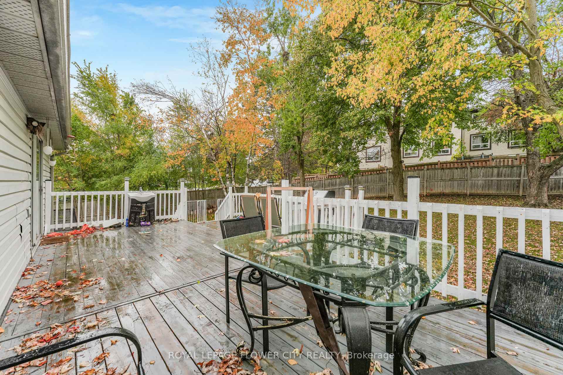 Photo 35 of 210 Edgehill Drive, Barrie, Letitia Heights — HOMEH