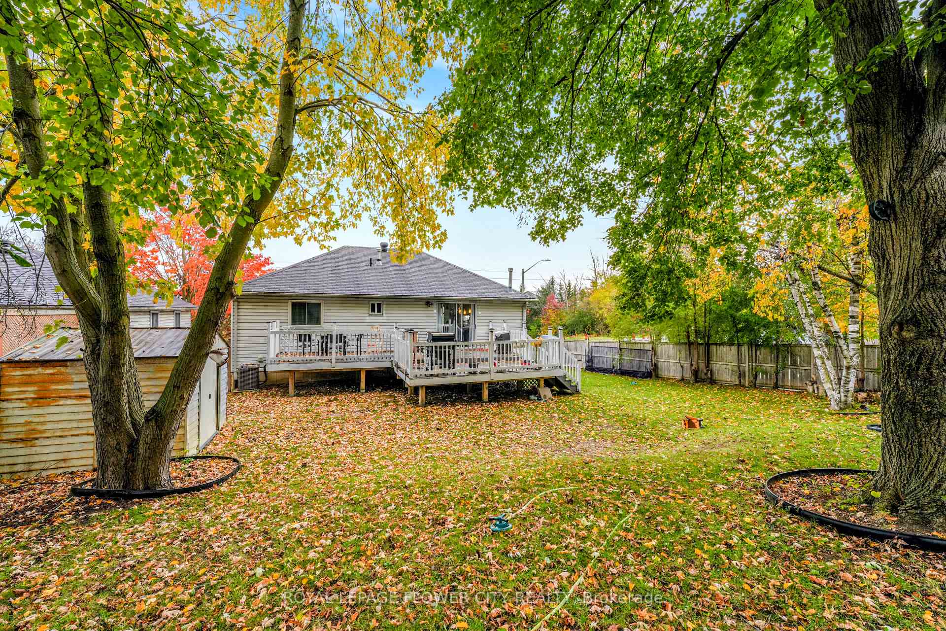 Photo 38 of 210 Edgehill Drive, Barrie, Letitia Heights — HOMEH