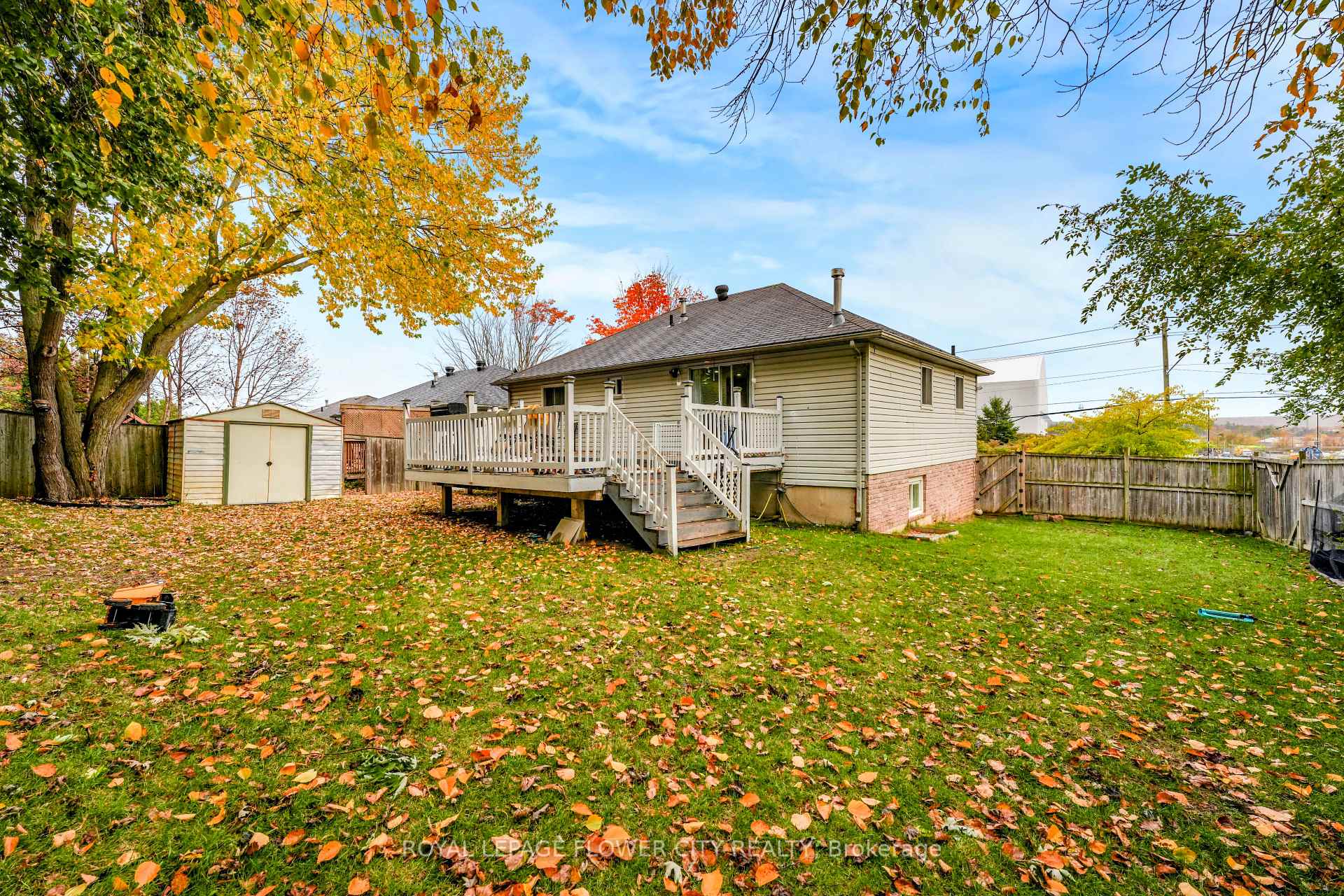 Photo 42 of 210 Edgehill Drive, Barrie, Letitia Heights — HOMEH