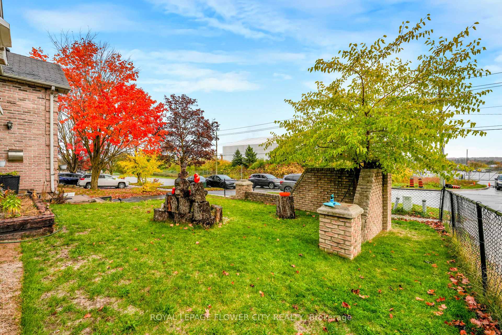 Photo 40 of 210 Edgehill Drive, Barrie, Letitia Heights — HOMEH