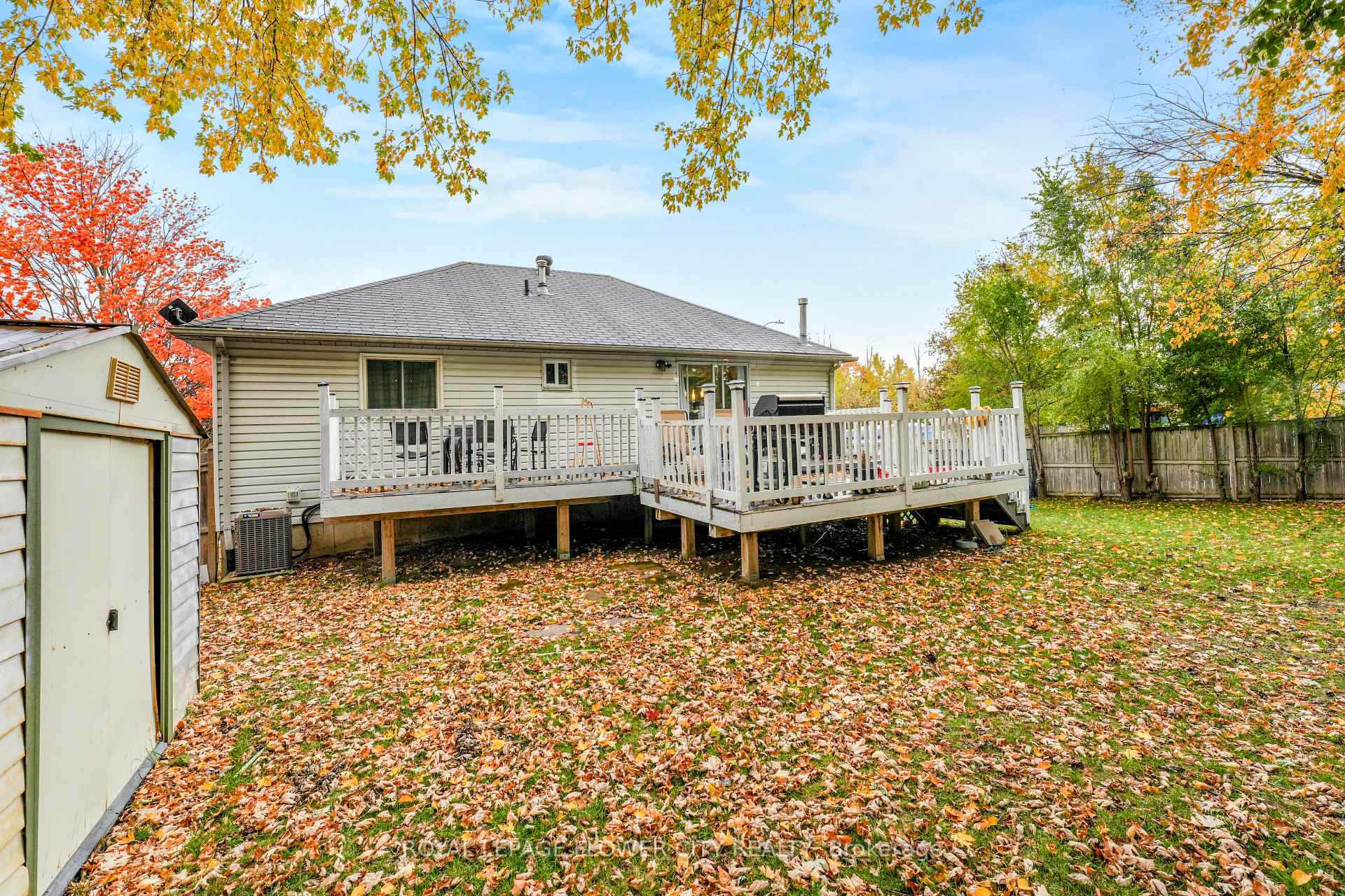 Photo 43 of 210 Edgehill Drive, Barrie, Letitia Heights — HOMEH