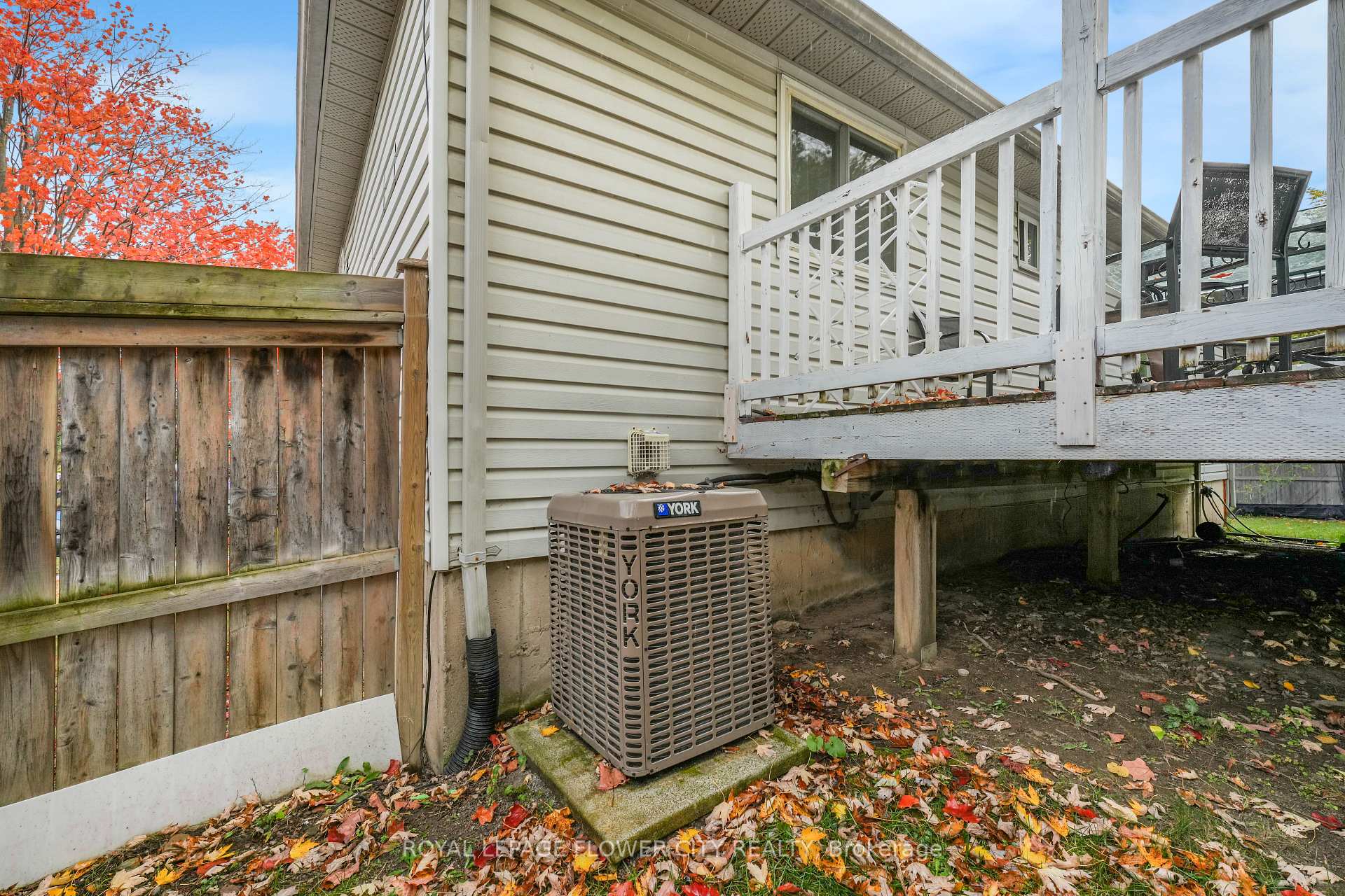Photo 44 of 210 Edgehill Drive, Barrie, Letitia Heights — HOMEH