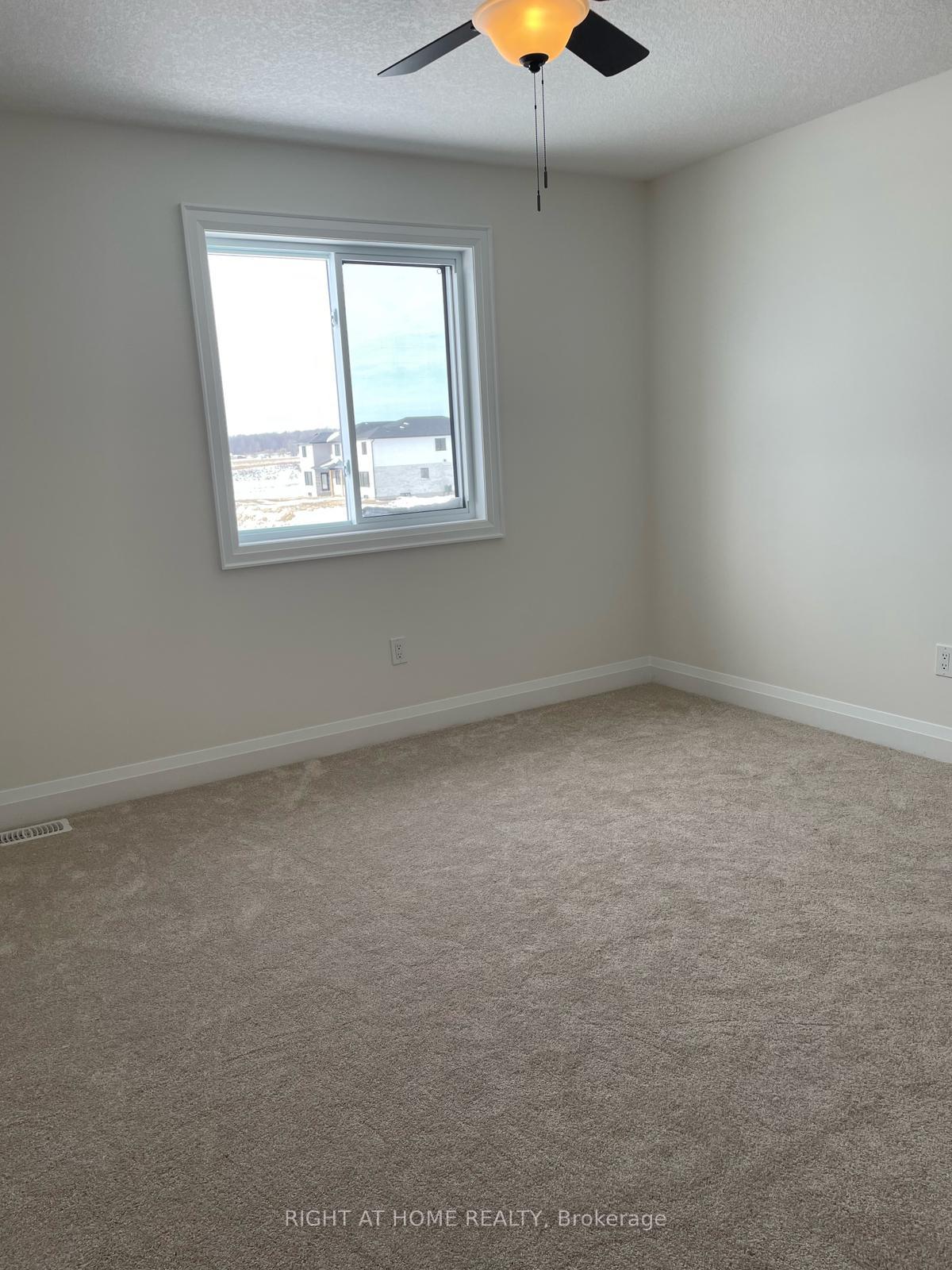 Photo 14 of 135 Woodberry Crescent, Woolwich — HOMEH