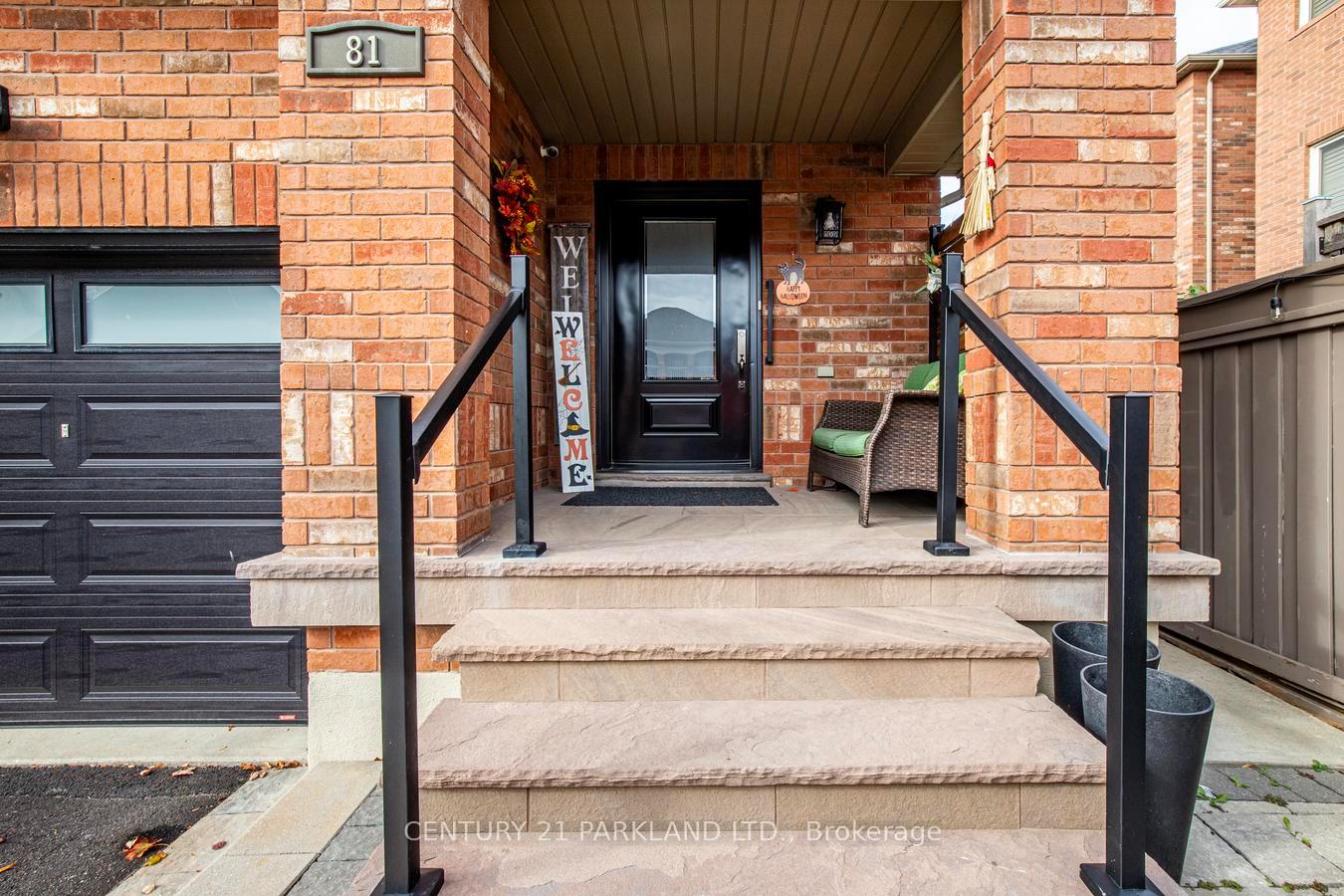 Photo 2 of 81 D'amato Crescent, Vaughan, Maple — HOMEH