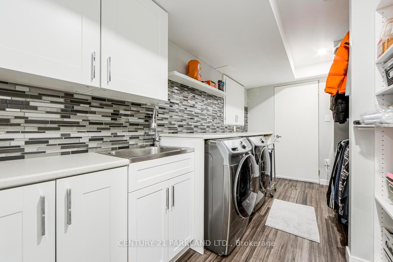 Photo 9 of 81 D'amato Crescent, Vaughan, Maple — HOMEH