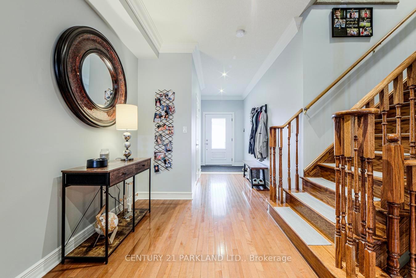 Photo 10 of 81 D'amato Crescent, Vaughan, Maple — HOMEH