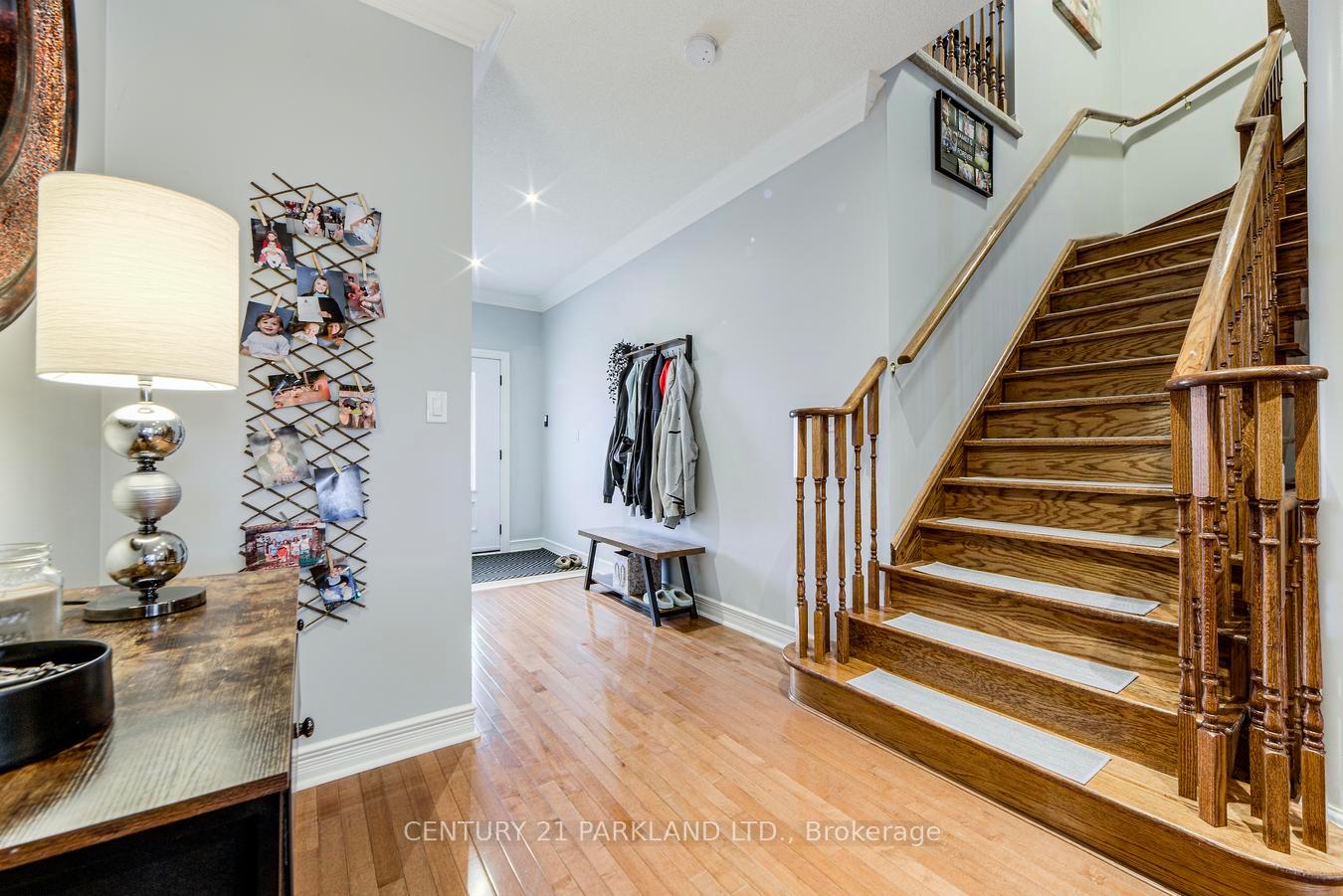 Photo 11 of 81 D'amato Crescent, Vaughan, Maple — HOMEH