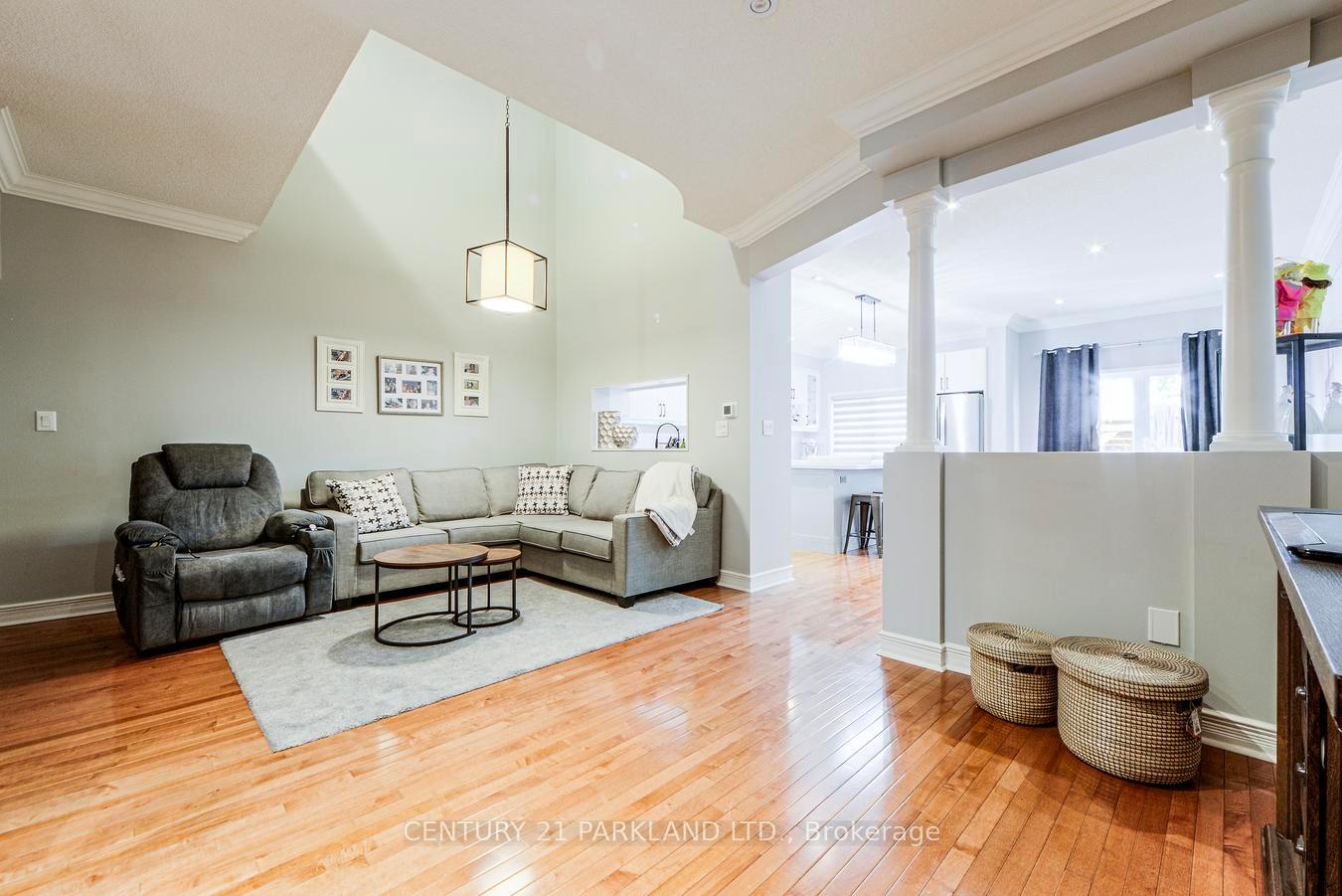 Photo 12 of 81 D'amato Crescent, Vaughan, Maple — HOMEH