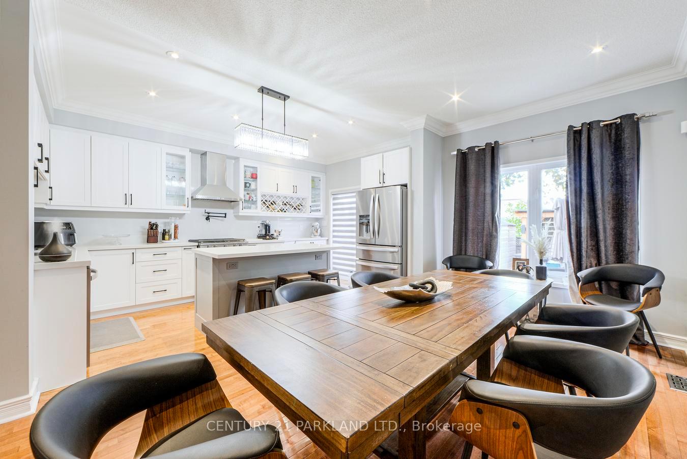 Photo 16 of 81 D'amato Crescent, Vaughan, Maple — HOMEH