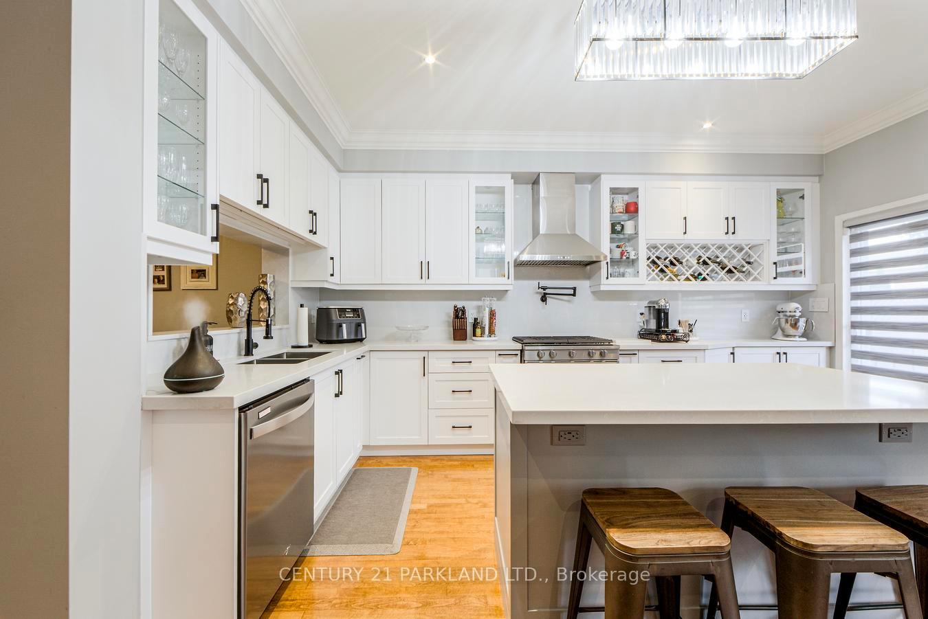 Photo 18 of 81 D'amato Crescent, Vaughan, Maple — HOMEH