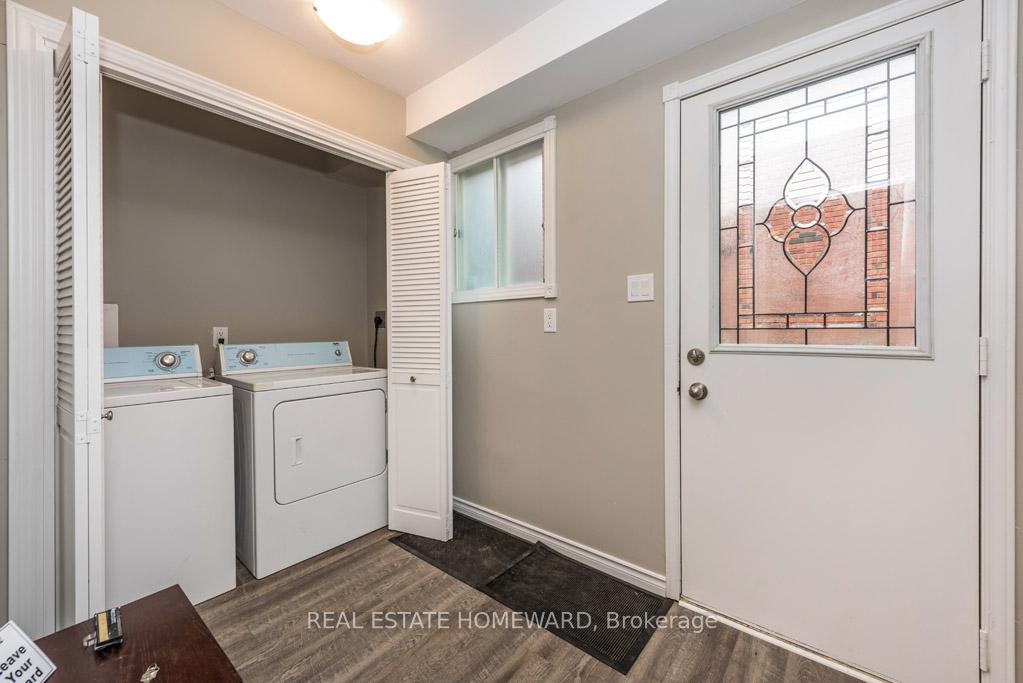 Photo 5 of Unit Back, 177 Browning Trail, Barrie, Letitia Heights — HOMEH