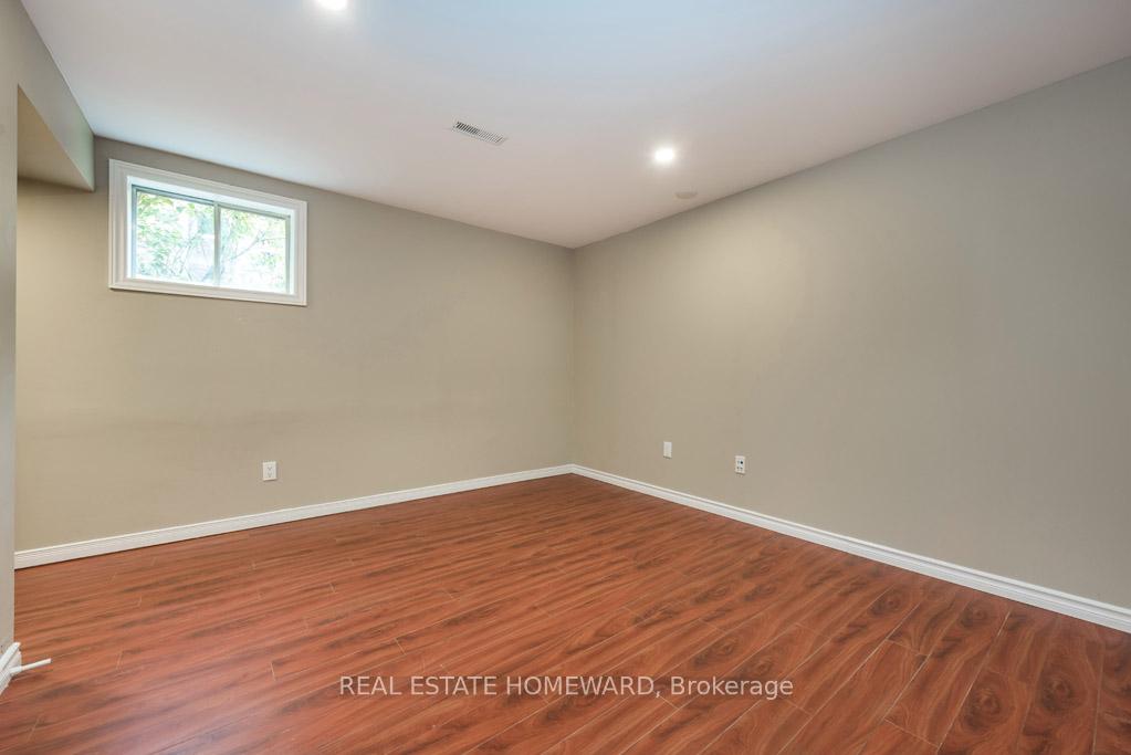 Photo 9 of Unit Back, 177 Browning Trail, Barrie, Letitia Heights — HOMEH