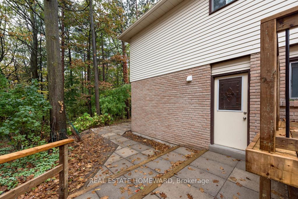 Photo 17 of Unit Back, 177 Browning Trail, Barrie, Letitia Heights — HOMEH