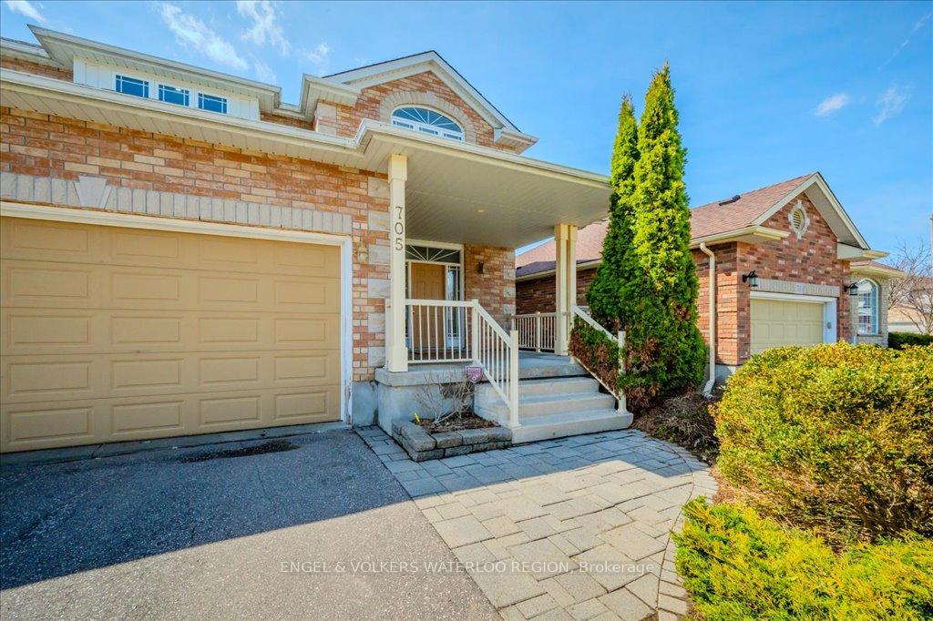 Photo 5 of 705 Breakwater Crescent, Waterloo — HOMEH