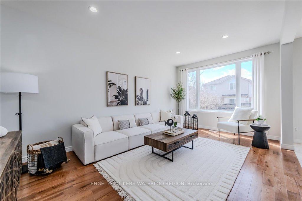 Photo 14 of 705 Breakwater Crescent, Waterloo — HOMEH