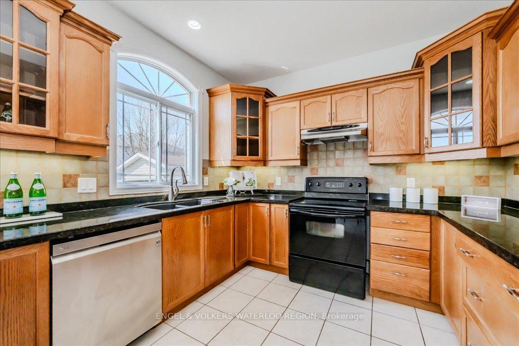 Photo 19 of 705 Breakwater Crescent, Waterloo — HOMEH