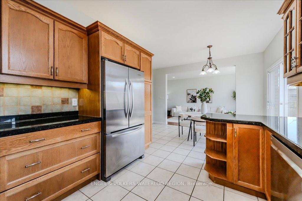 Photo 21 of 705 Breakwater Crescent, Waterloo — HOMEH