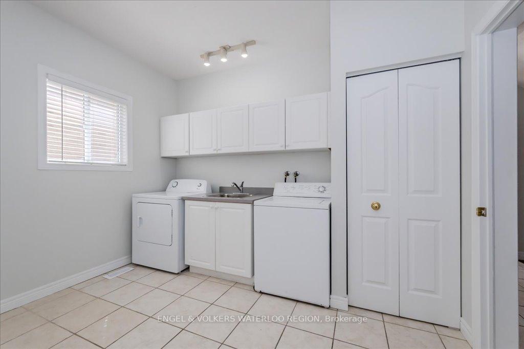 Photo 22 of 705 Breakwater Crescent, Waterloo — HOMEH