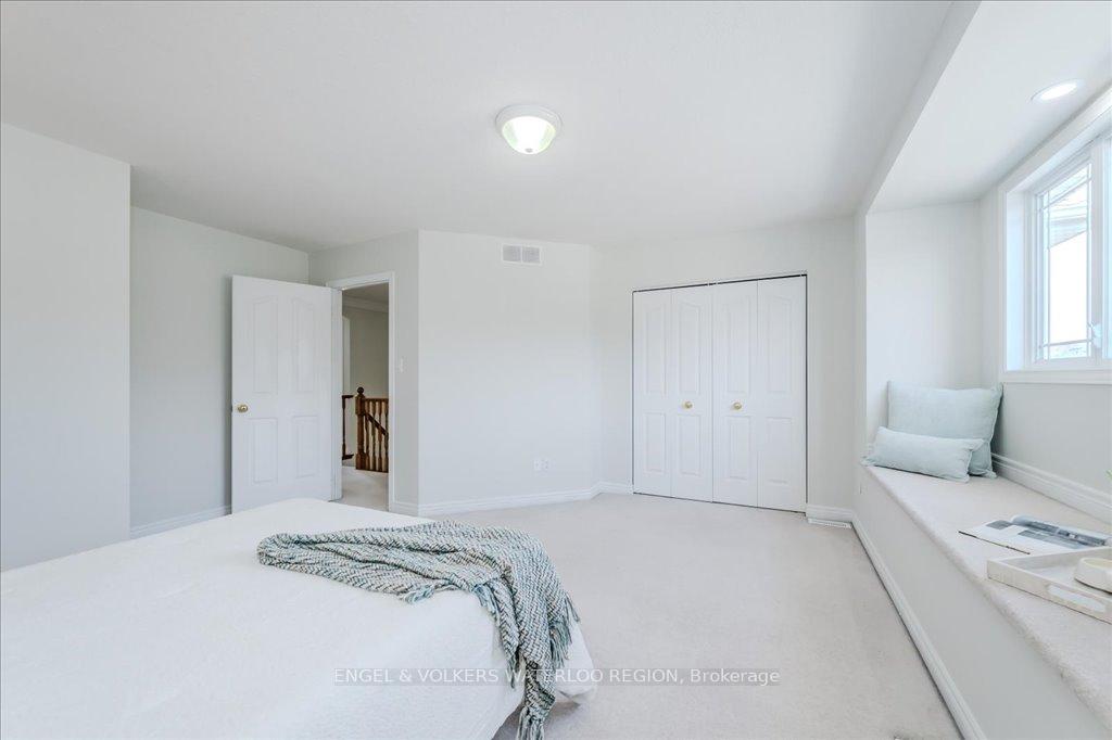 Photo 31 of 705 Breakwater Crescent, Waterloo — HOMEH