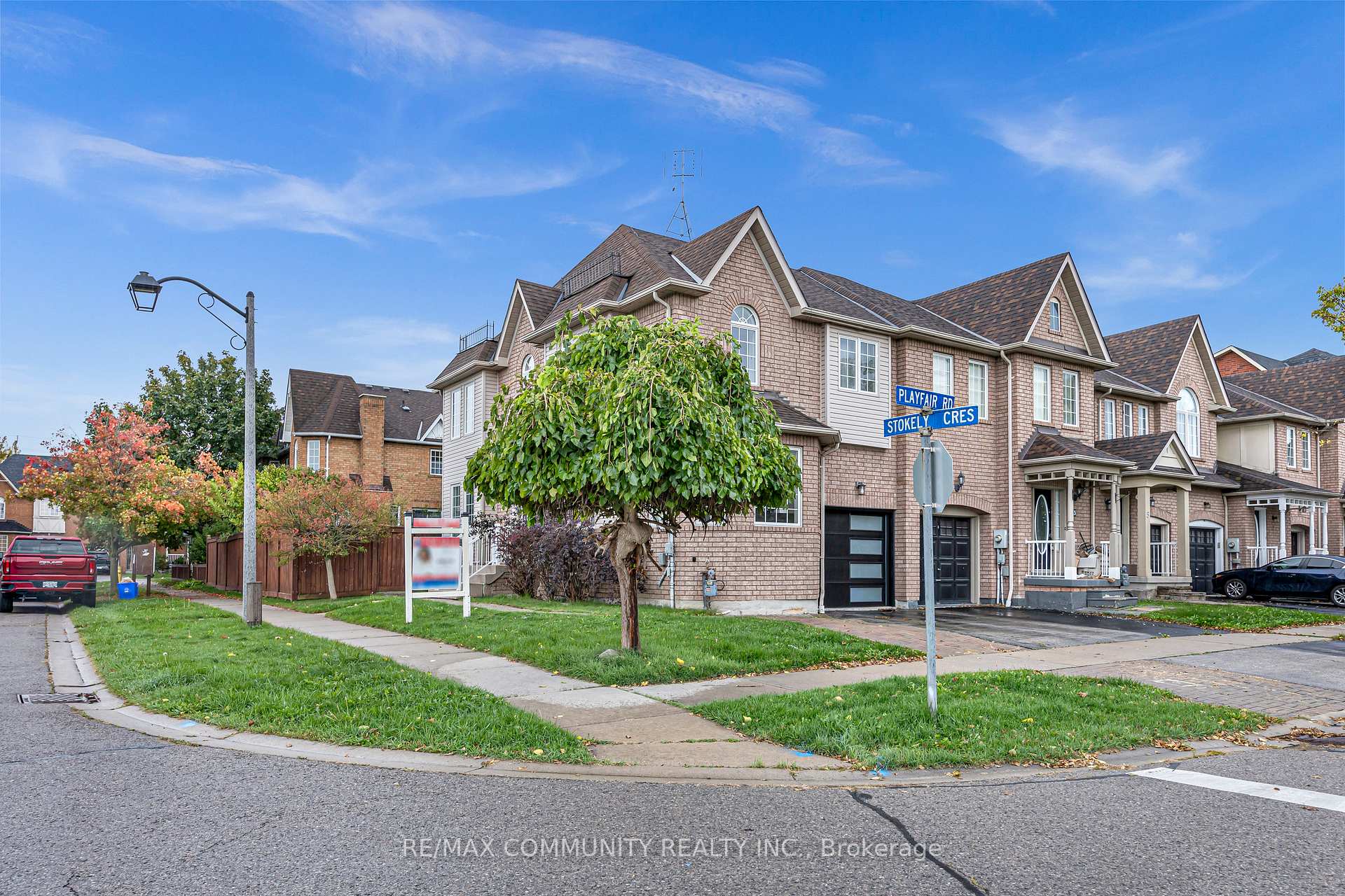 Photo 4 of 1 Playfair Road, Whitby, Downtown Whitby — HOMEH