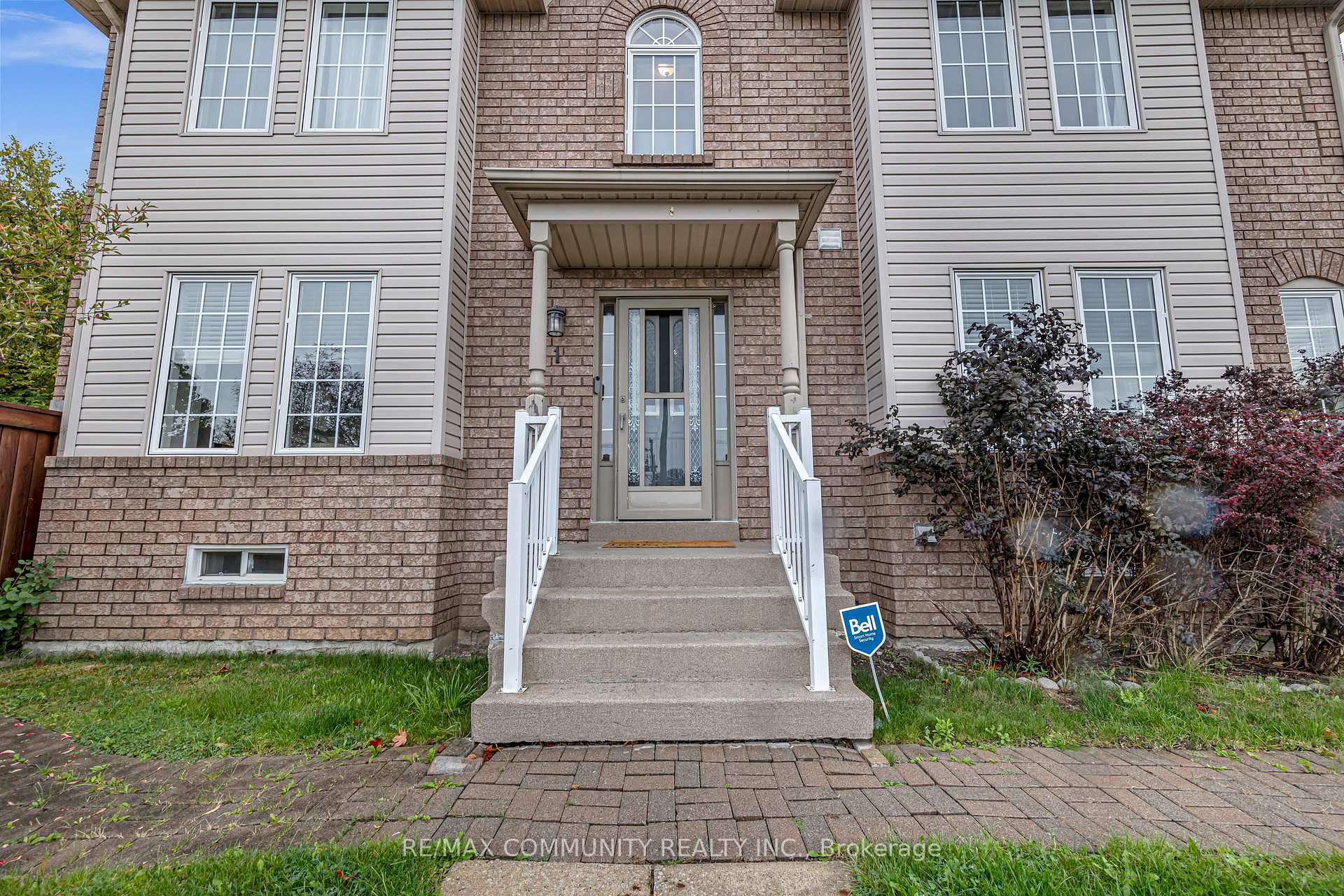 Photo 7 of 1 Playfair Road, Whitby, Downtown Whitby — HOMEH