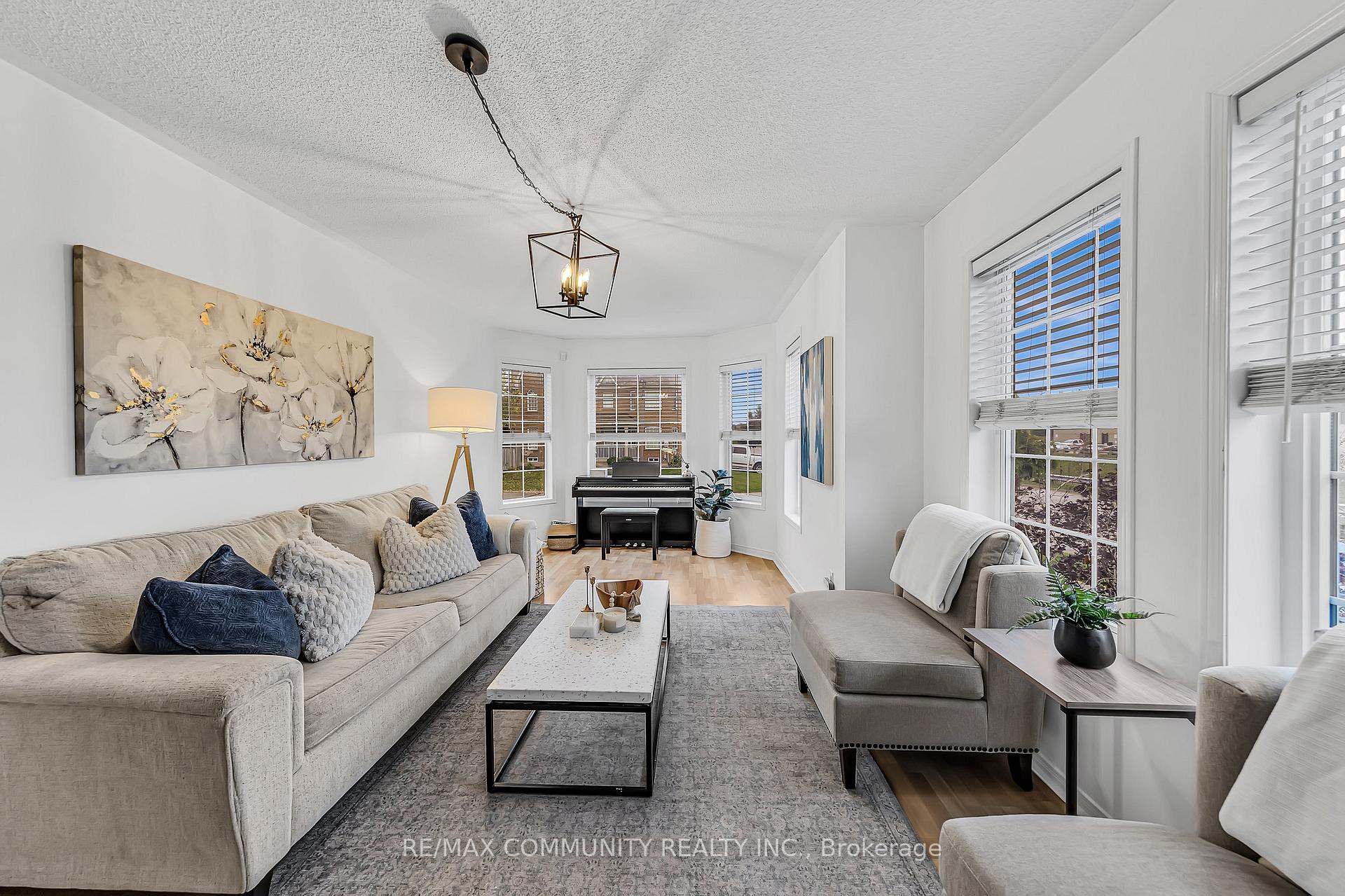 Photo 11 of 1 Playfair Road, Whitby, Downtown Whitby — HOMEH