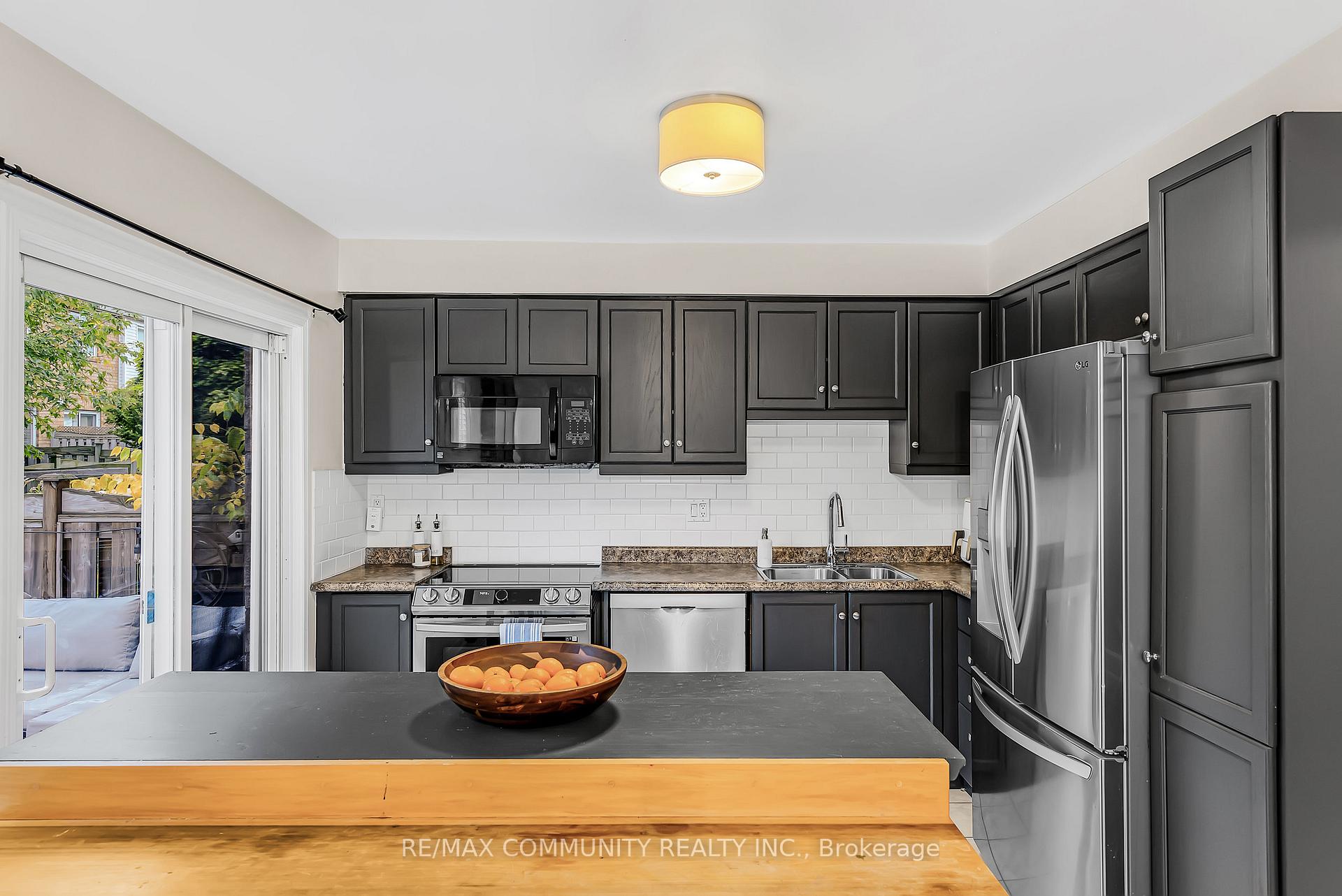 Photo 16 of 1 Playfair Road, Whitby, Downtown Whitby — HOMEH