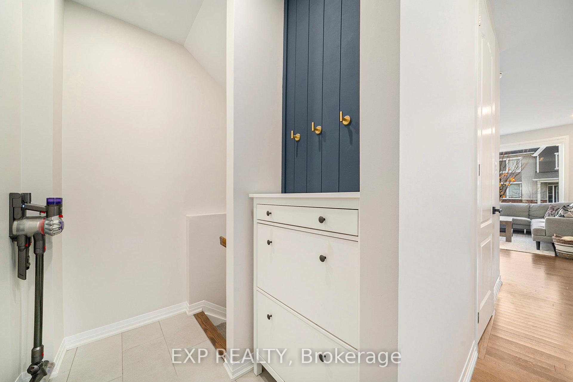 Photo 3 of 808 Horseshoe Falls Way, Ottawa, Barrhaven - Heritage Park — HOMEH
