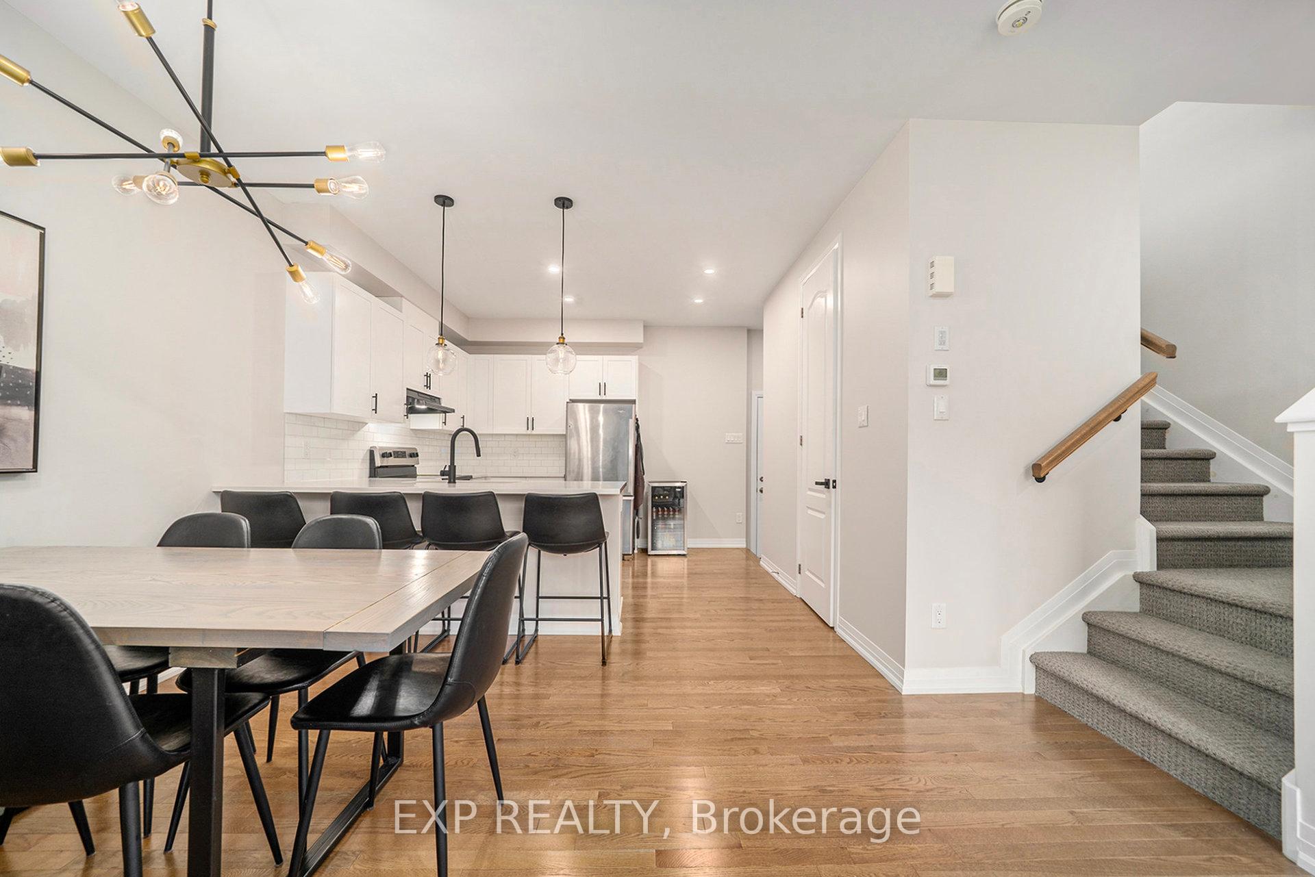 Photo 10 of 808 Horseshoe Falls Way, Ottawa, Barrhaven - Heritage Park — HOMEH