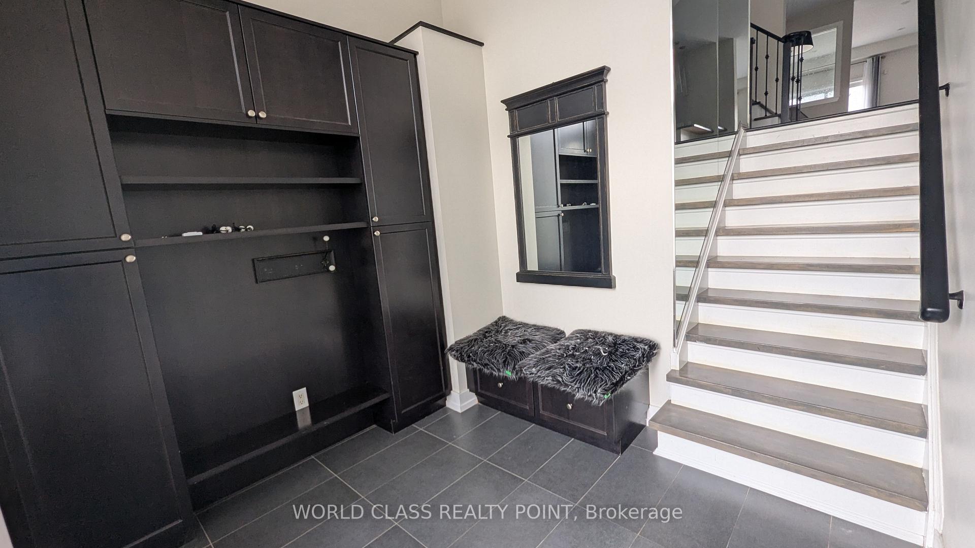 Photo 3 of 22 Gesher Crescent, Vaughan, Patterson — HOMEH