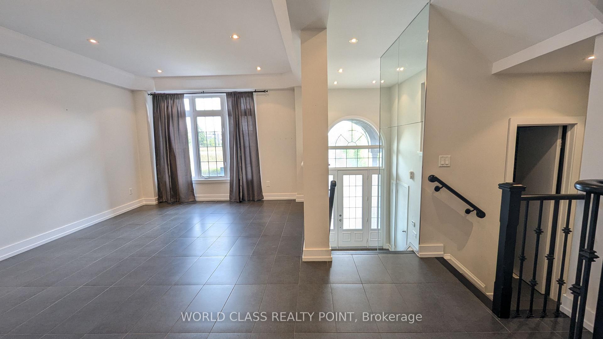 Photo 5 of 22 Gesher Crescent, Vaughan, Patterson — HOMEH