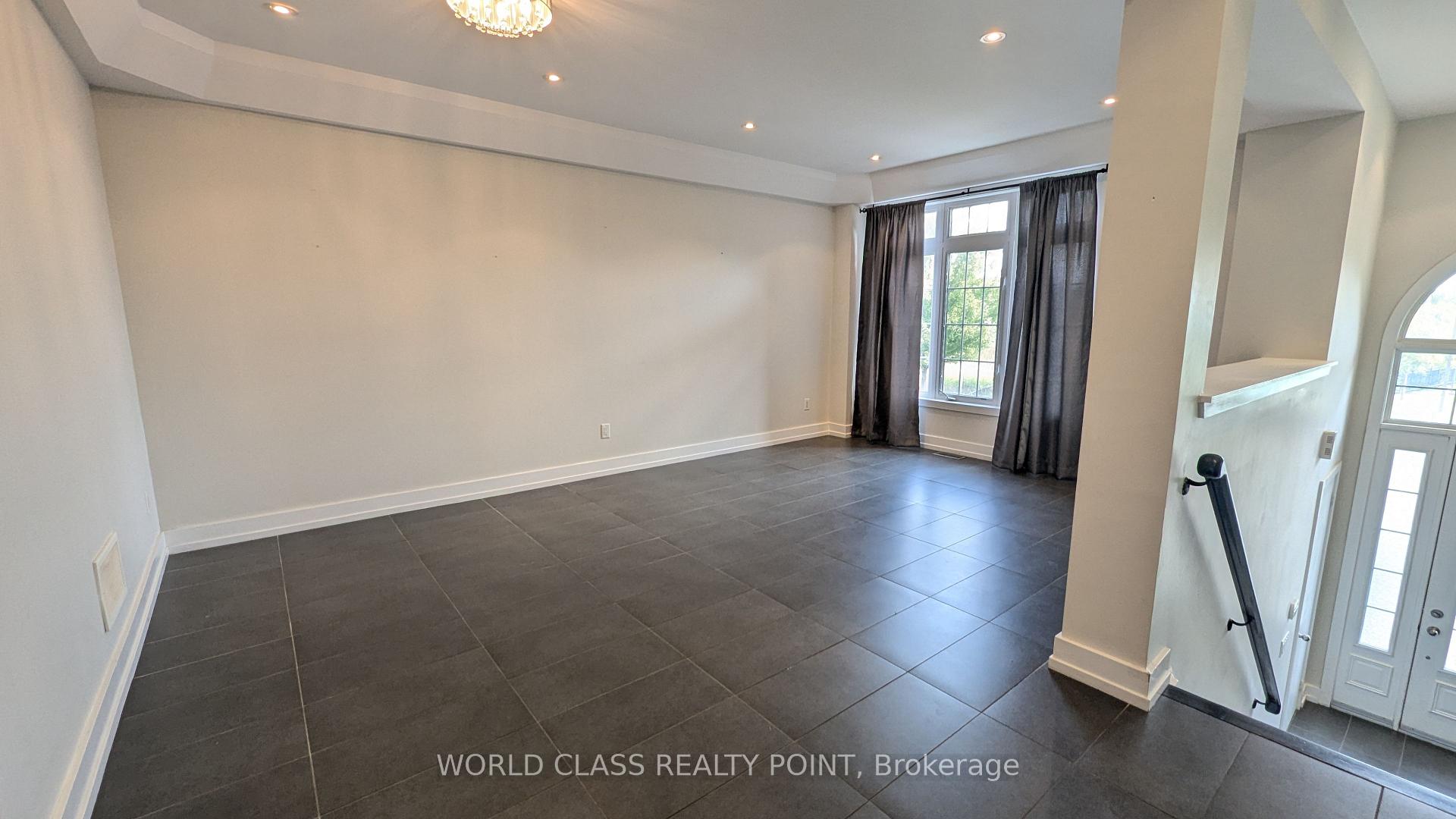 Photo 6 of 22 Gesher Crescent, Vaughan, Patterson — HOMEH