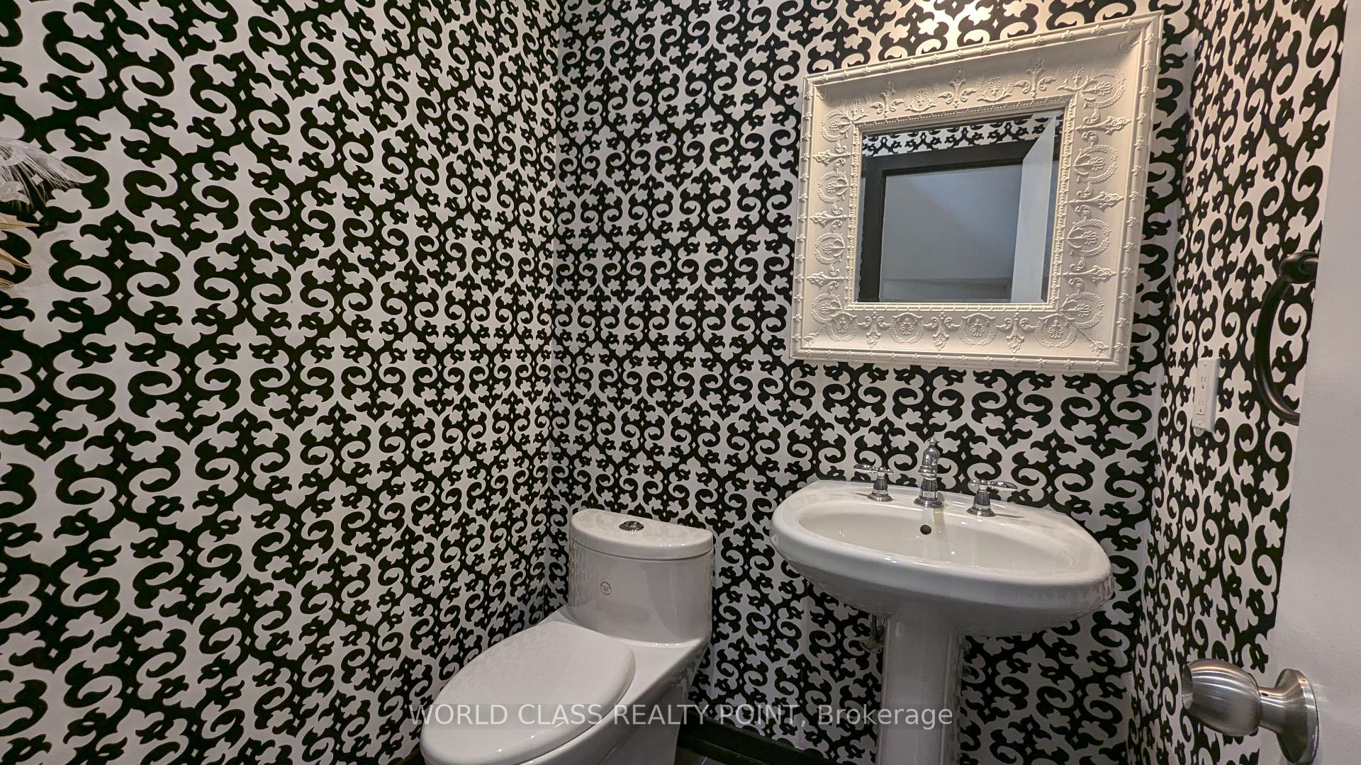 Photo 8 of 22 Gesher Crescent, Vaughan, Patterson — HOMEH