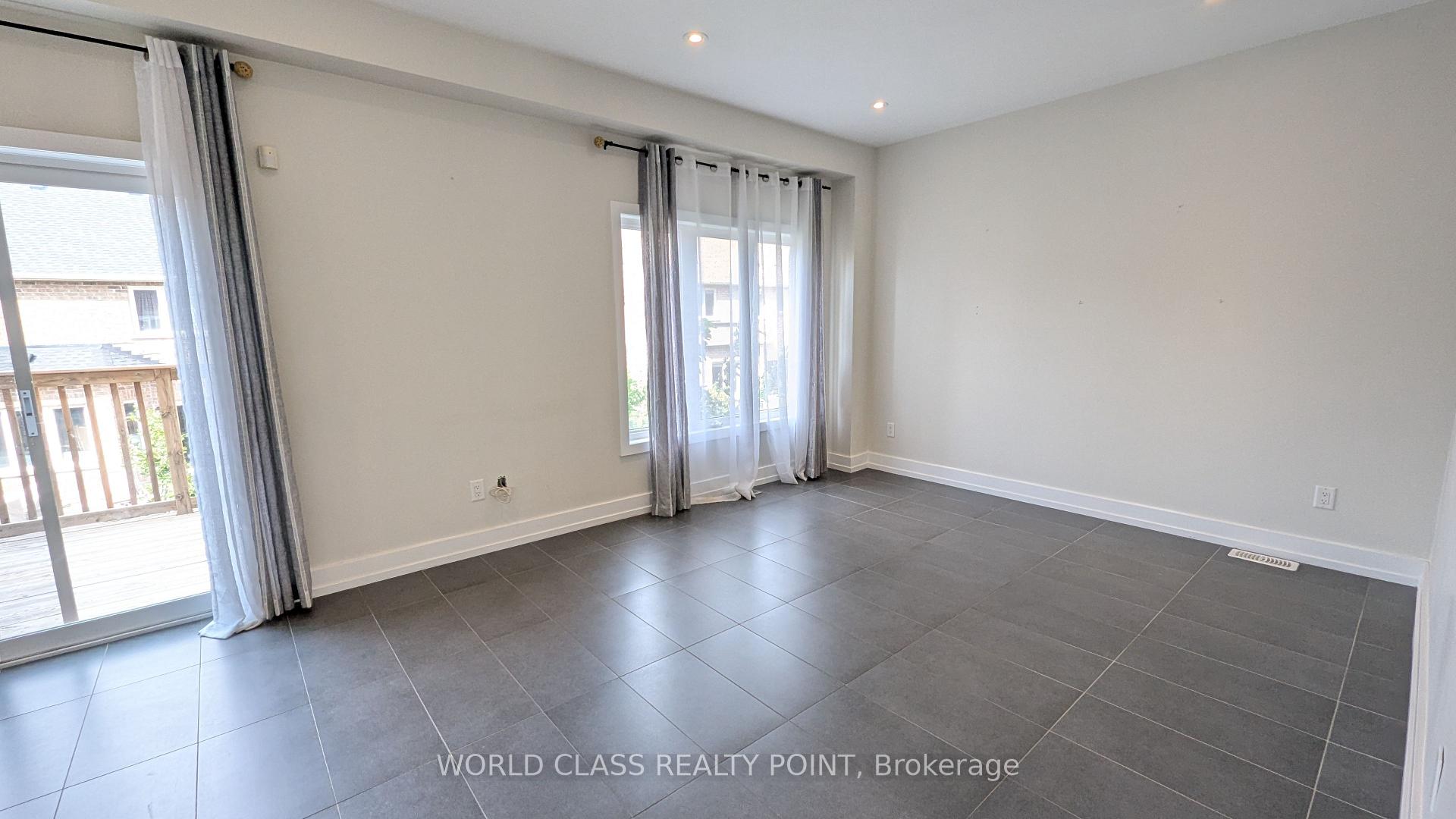 Photo 14 of 22 Gesher Crescent, Vaughan, Patterson — HOMEH
