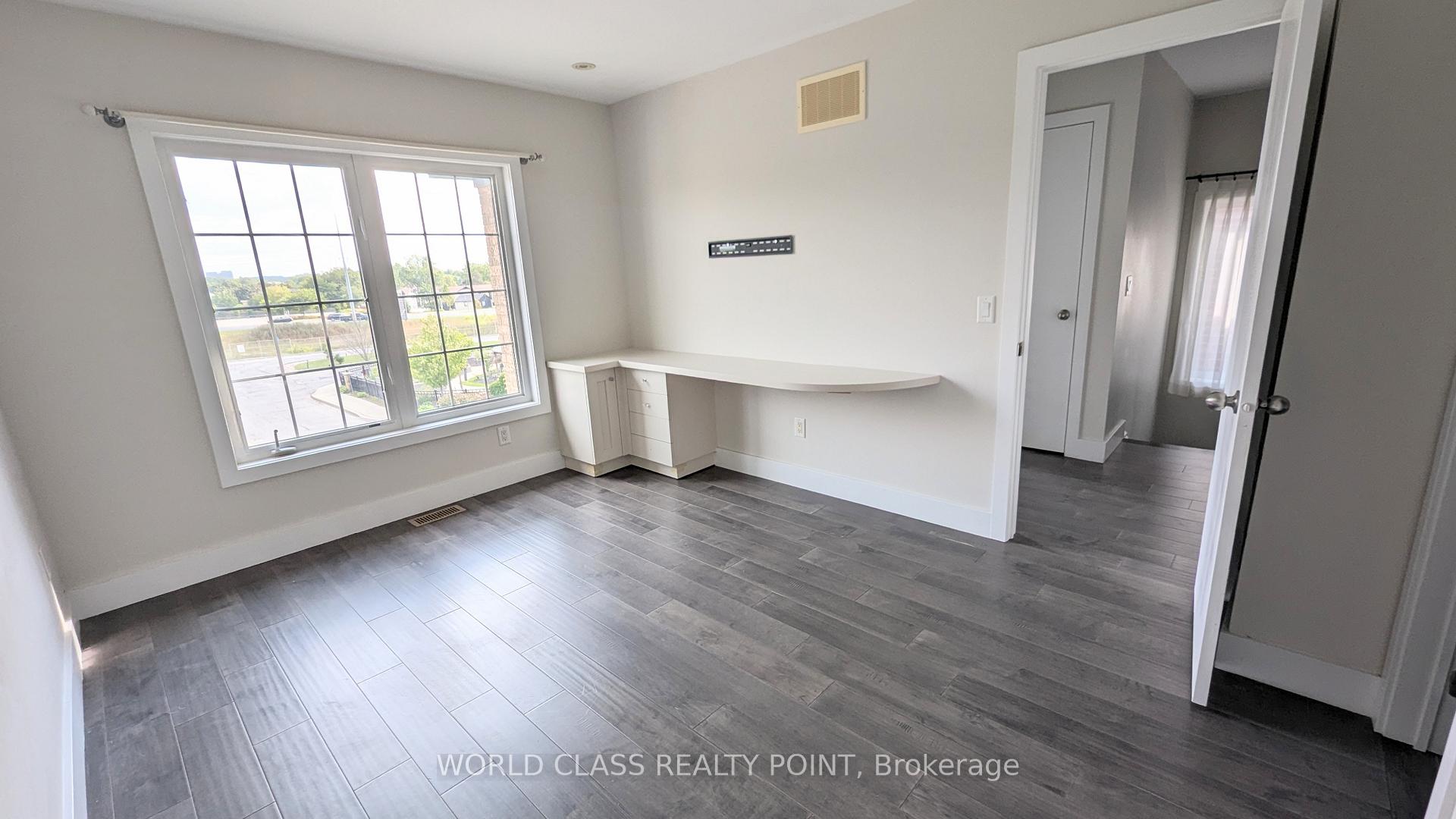 Photo 17 of 22 Gesher Crescent, Vaughan, Patterson — HOMEH