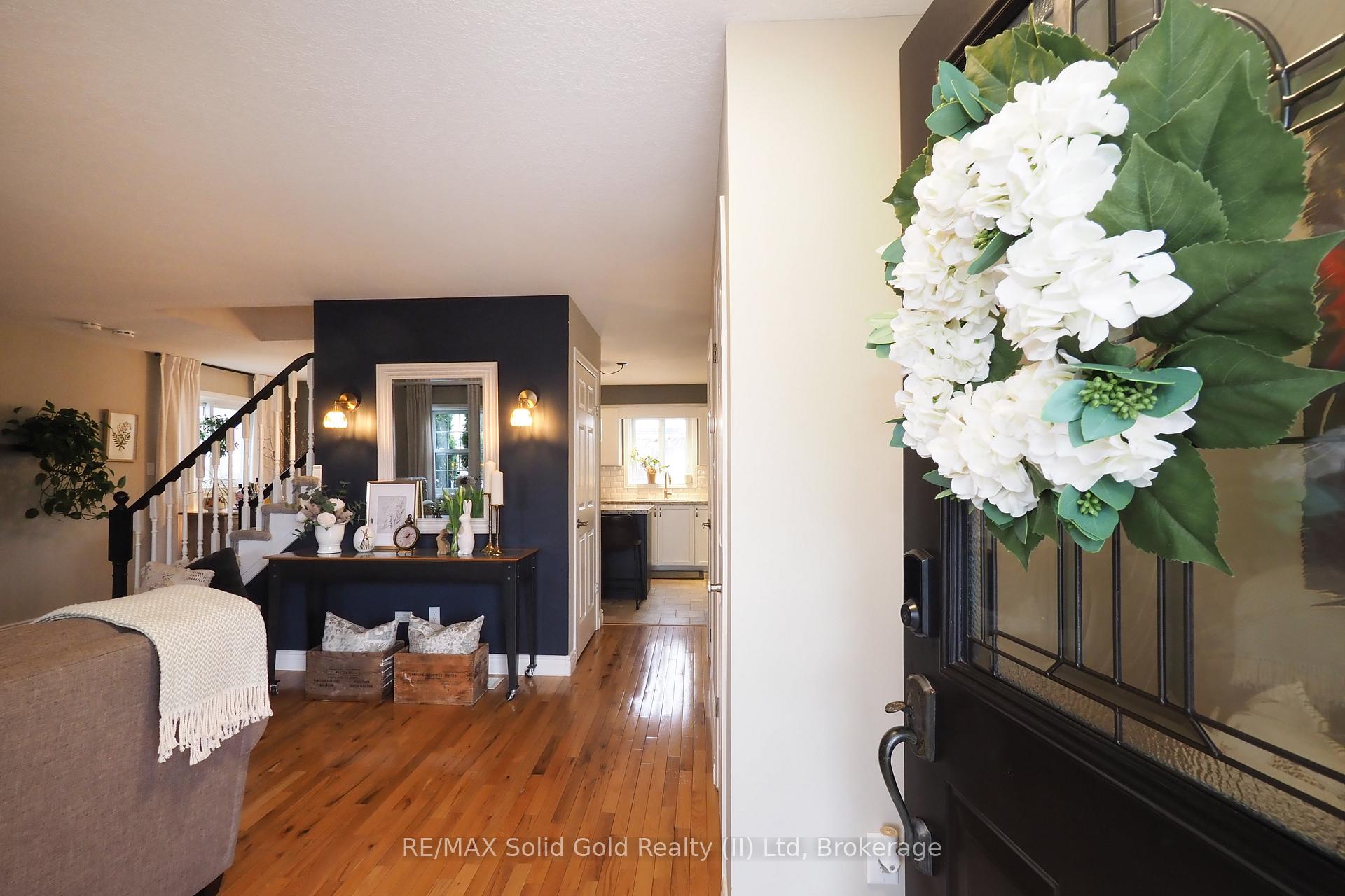Photo 5 of 715 Brandenburg Boulevard, Waterloo — HOMEH