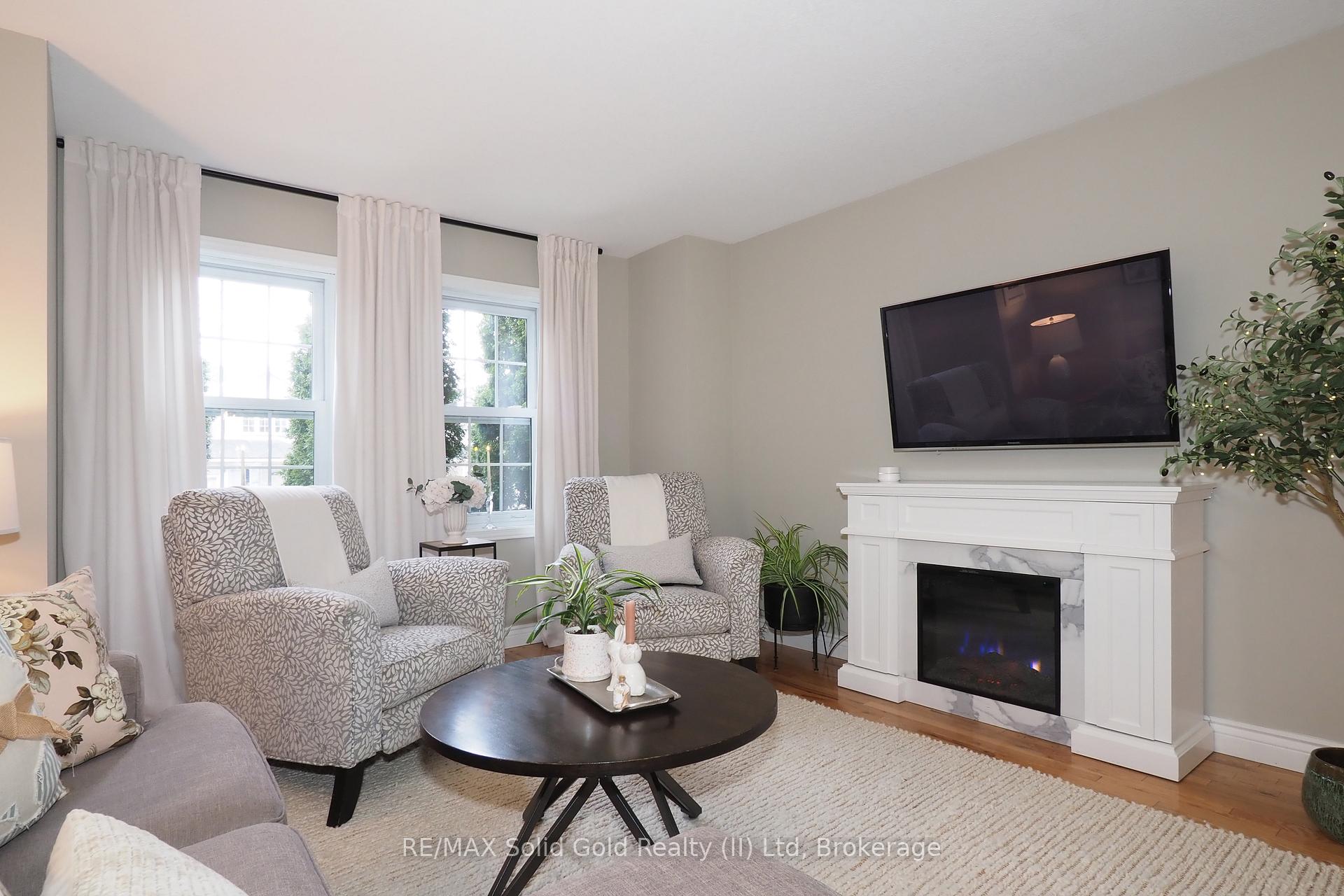 Photo 9 of 715 Brandenburg Boulevard, Waterloo — HOMEH