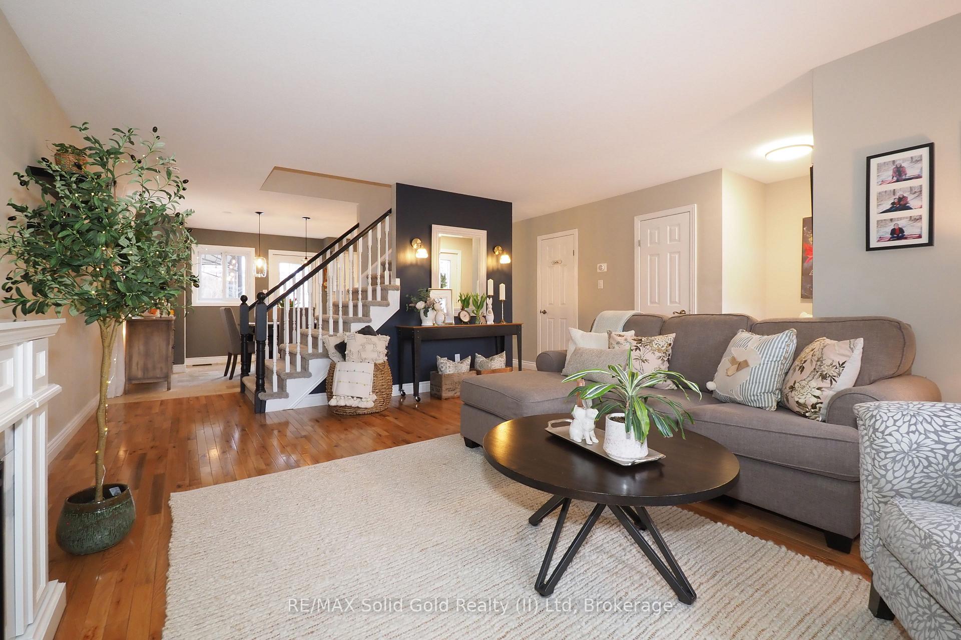 Photo 11 of 715 Brandenburg Boulevard, Waterloo — HOMEH