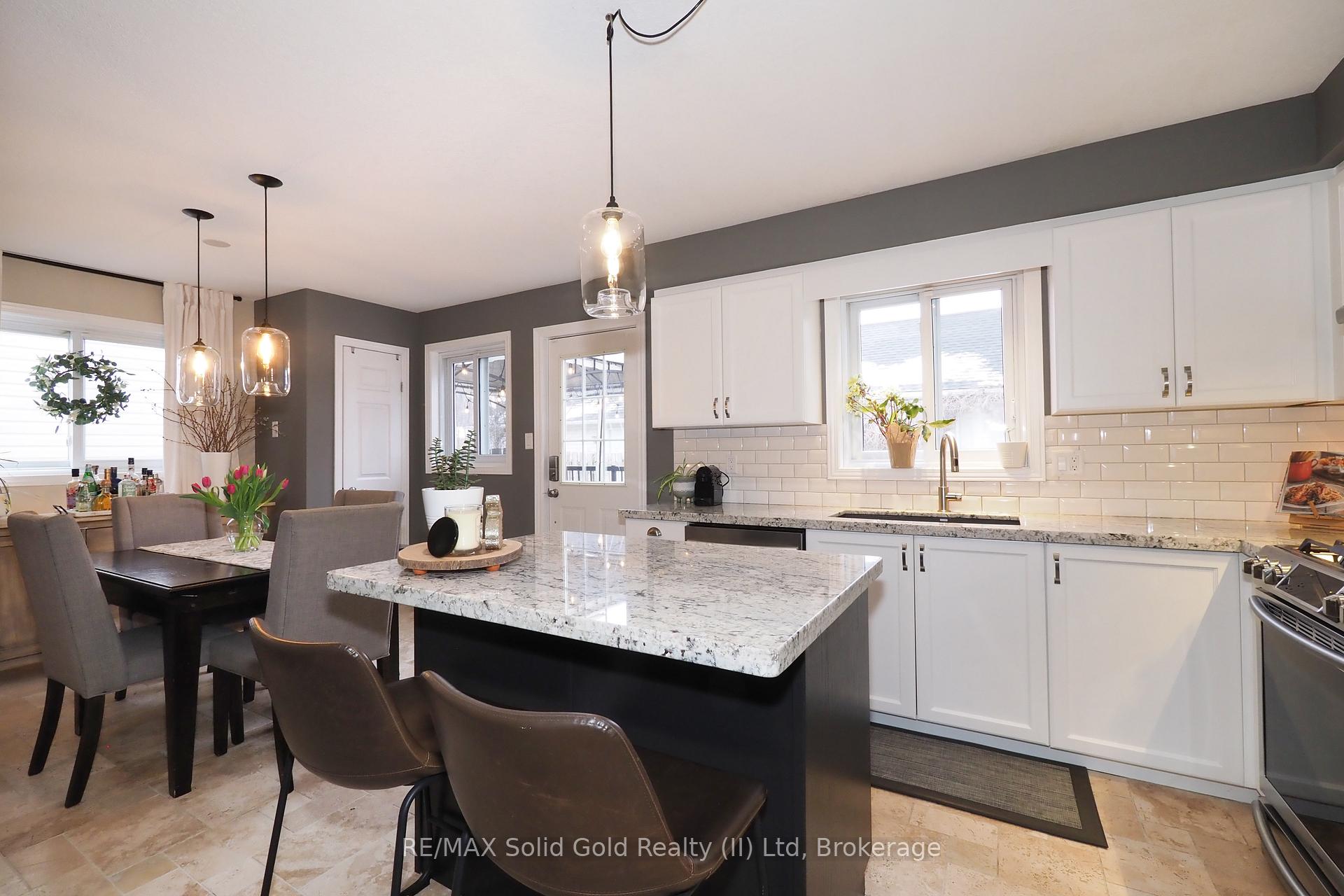 Photo 14 of 715 Brandenburg Boulevard, Waterloo — HOMEH