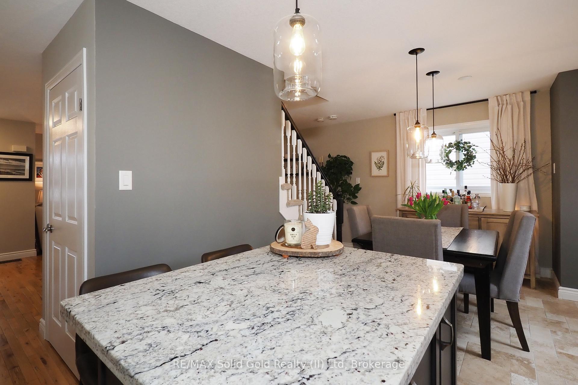 Photo 15 of 715 Brandenburg Boulevard, Waterloo — HOMEH
