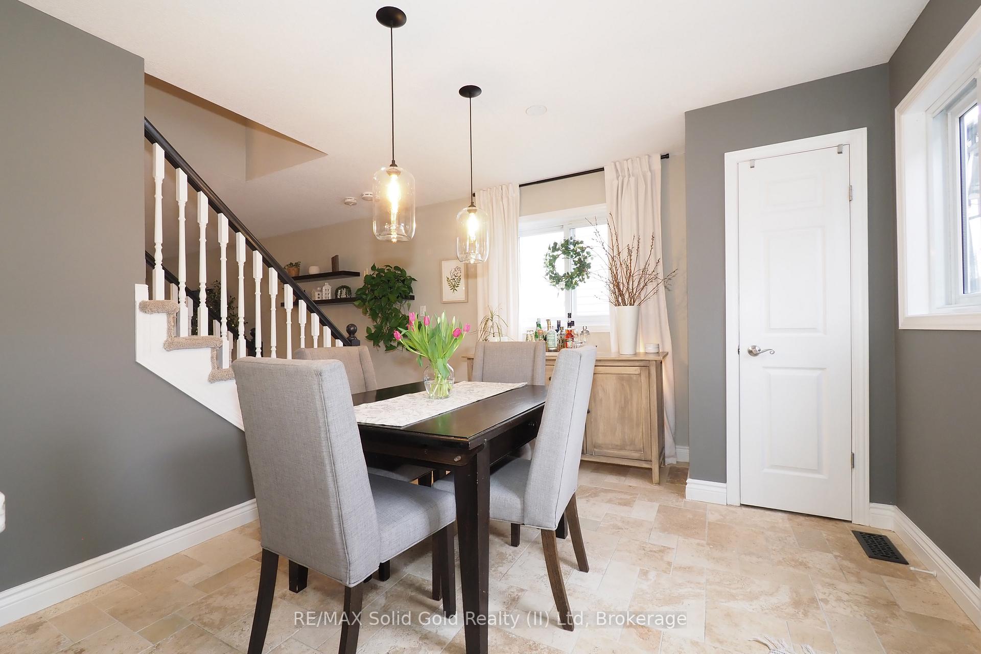 Photo 17 of 715 Brandenburg Boulevard, Waterloo — HOMEH
