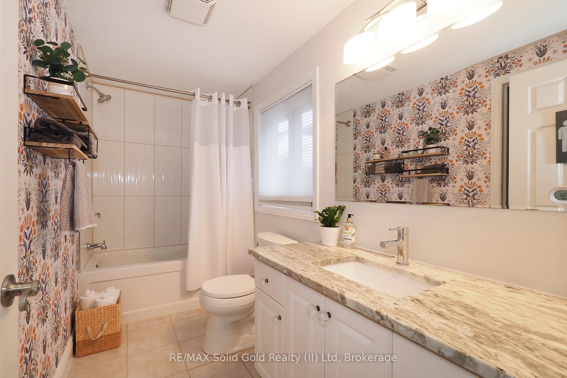 Photo 24 of 715 Brandenburg Boulevard, Waterloo — HOMEH
