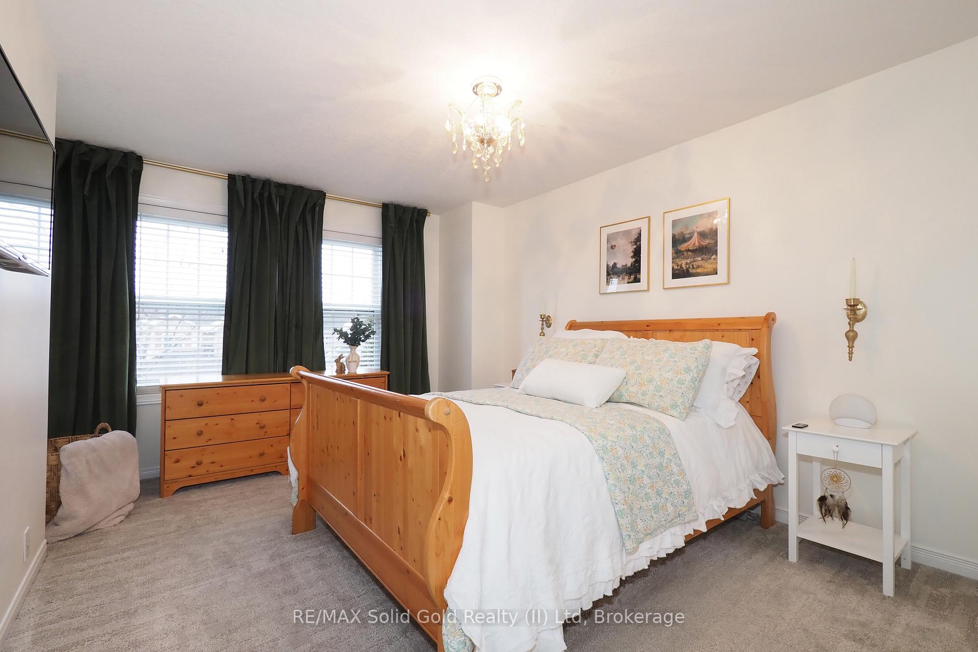 Photo 27 of 715 Brandenburg Boulevard, Waterloo — HOMEH