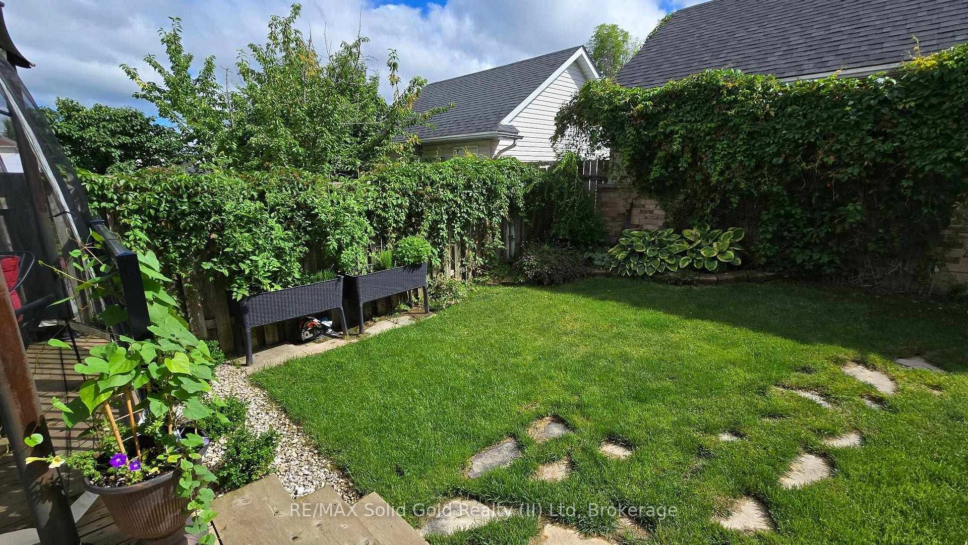 Photo 36 of 715 Brandenburg Boulevard, Waterloo — HOMEH