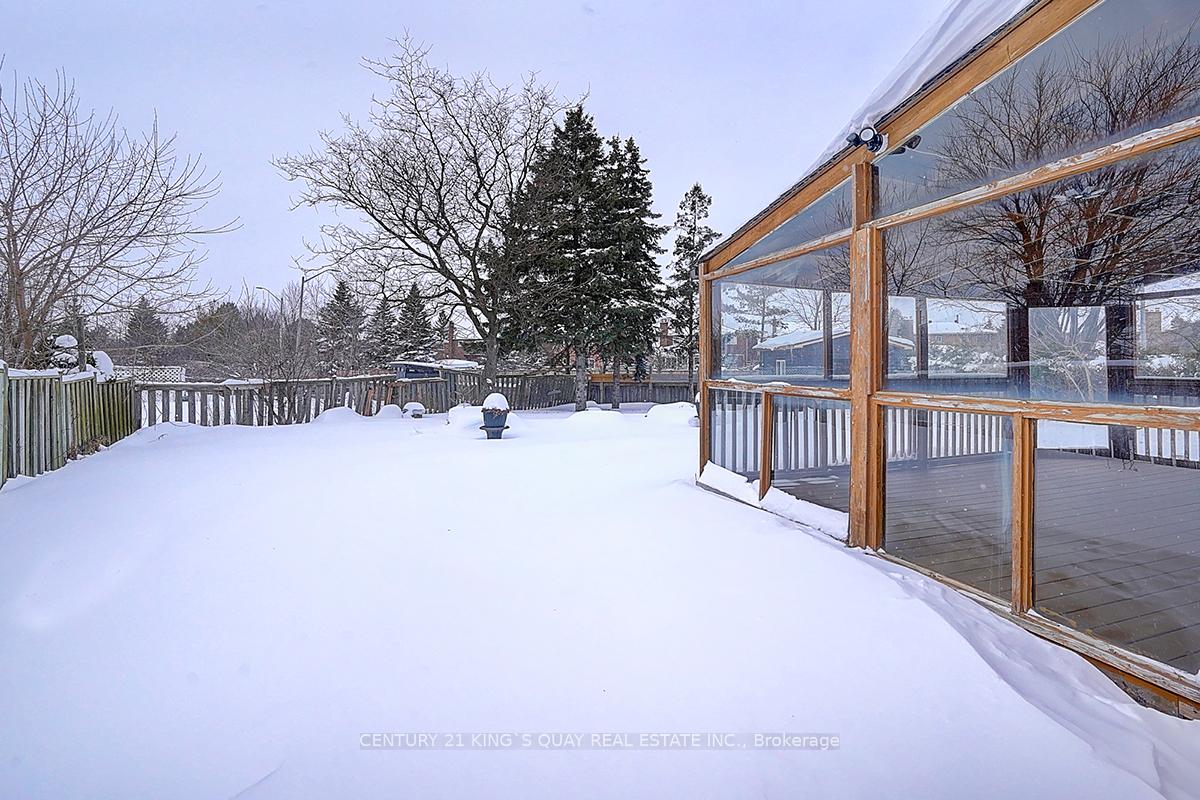 Photo 3 of 103 Stirling Crescent, Markham, Milliken Mills East — HOMEH